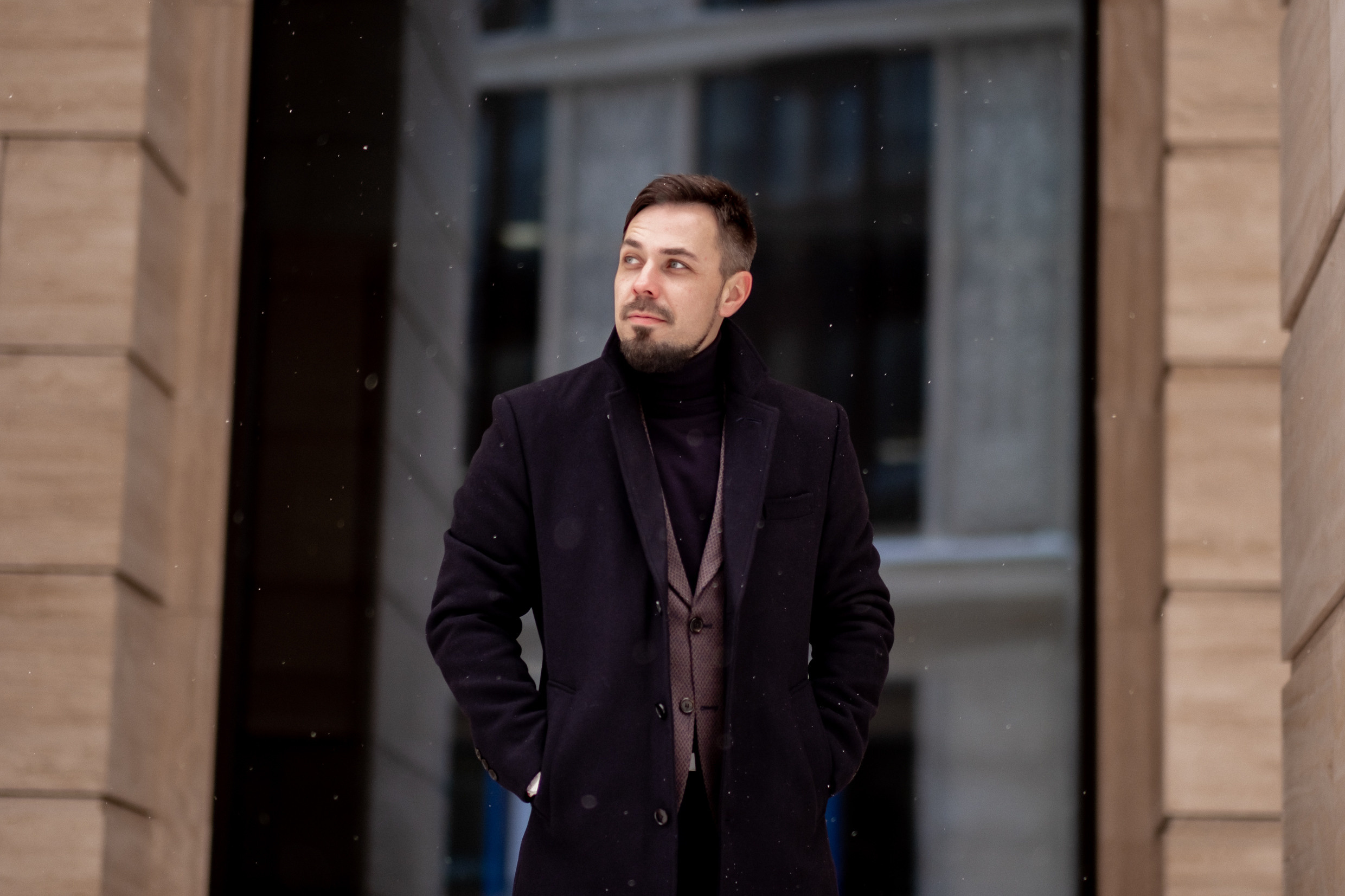 Влад — предприниматель, риэлтор. Арт-стилист, визуализатор архетипических стратегий, психолог