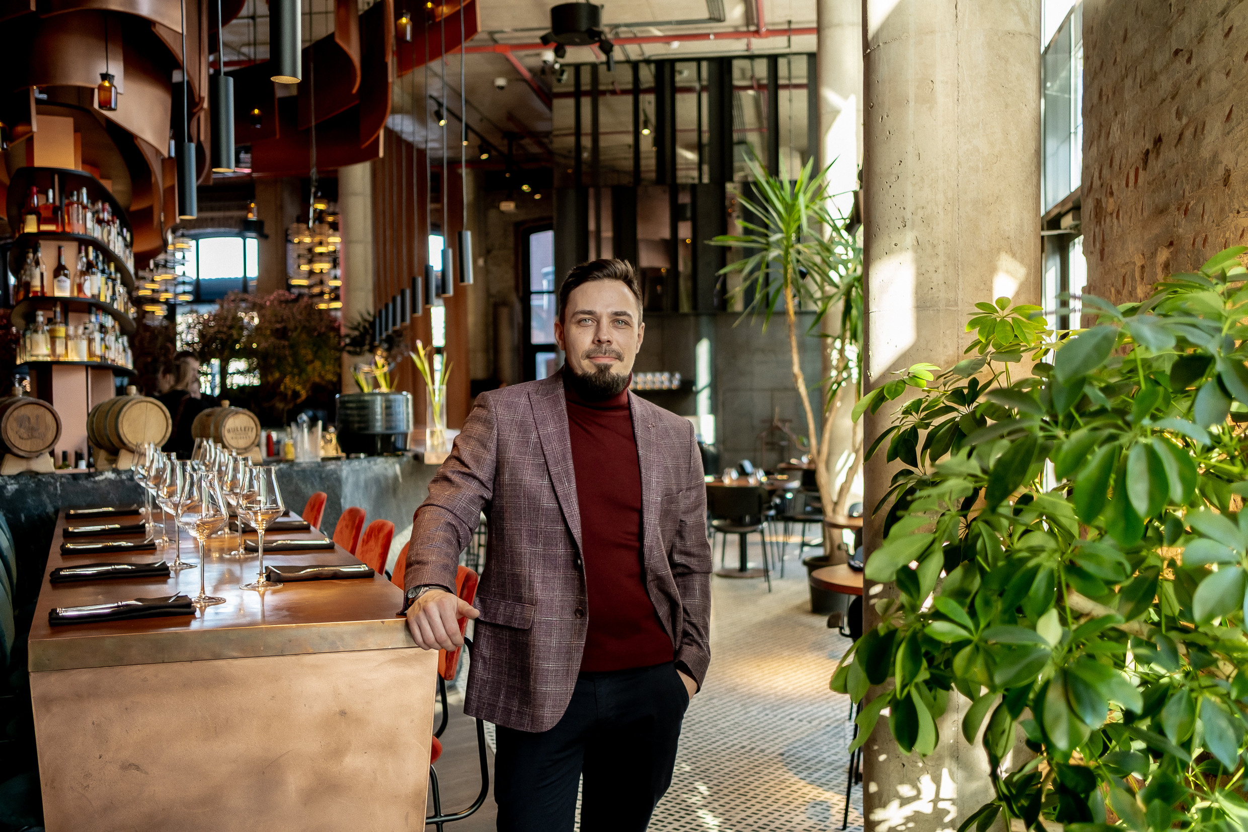 Влад — предприниматель, риэлтор. Арт-стилист, визуализатор архетипических стратегий, психолог