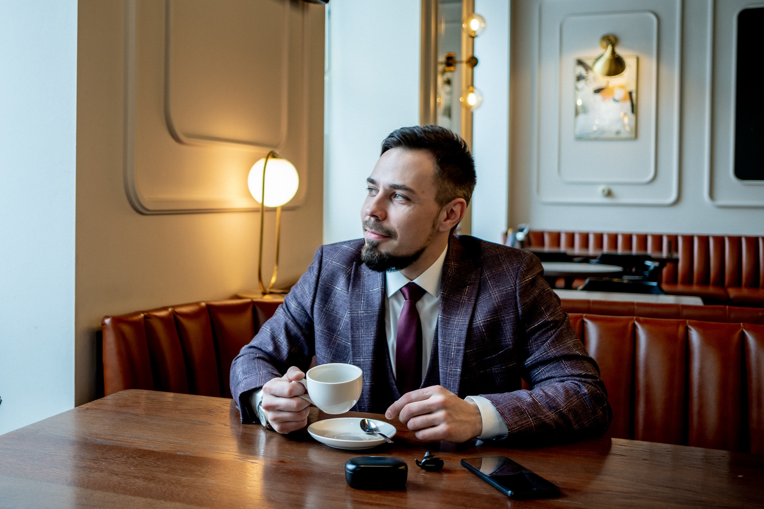 Влад — предприниматель, риэлтор. Арт-стилист, визуализатор архетипических стратегий, психолог