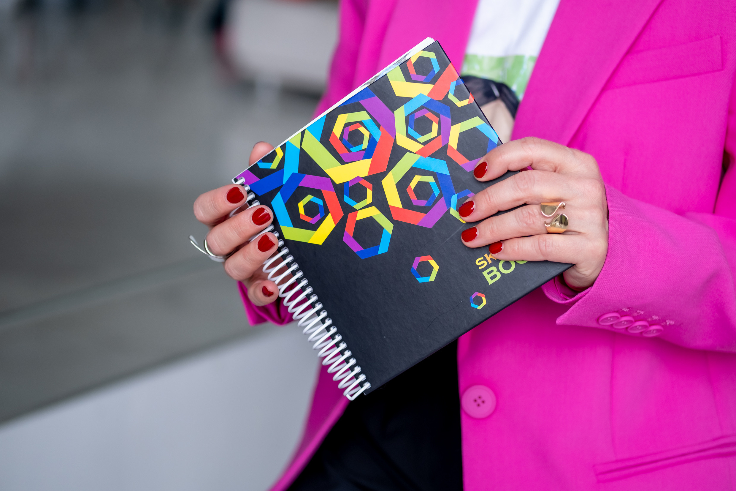 Валерия — владелица салона красоты, преподаватель авторских курсов. СПб. Арт-стилист, визуализатор архетипических стратегий, психолог