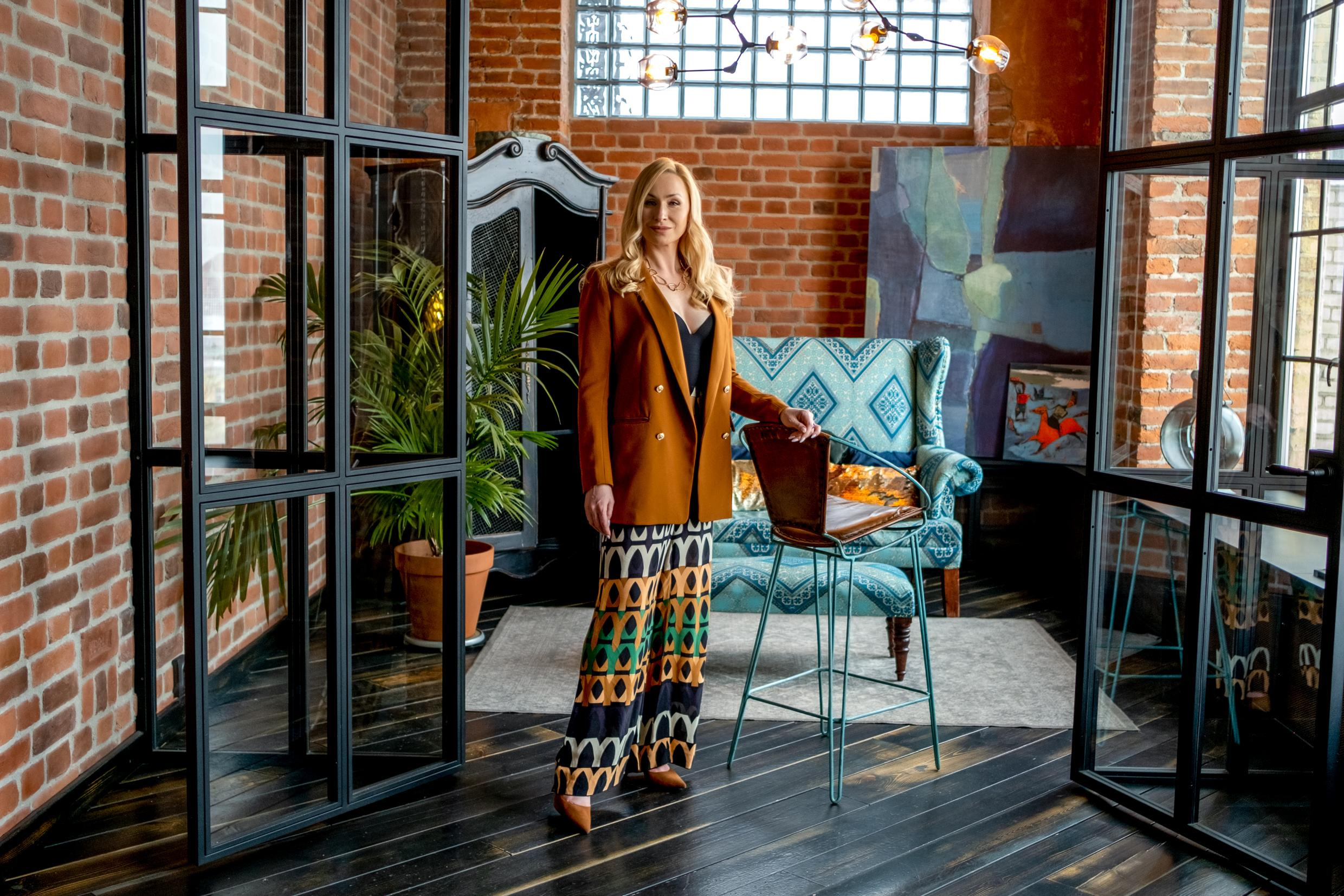 Ирина — стилист СПб. Арт-стилист, визуализатор архетипических стратегий, психолог