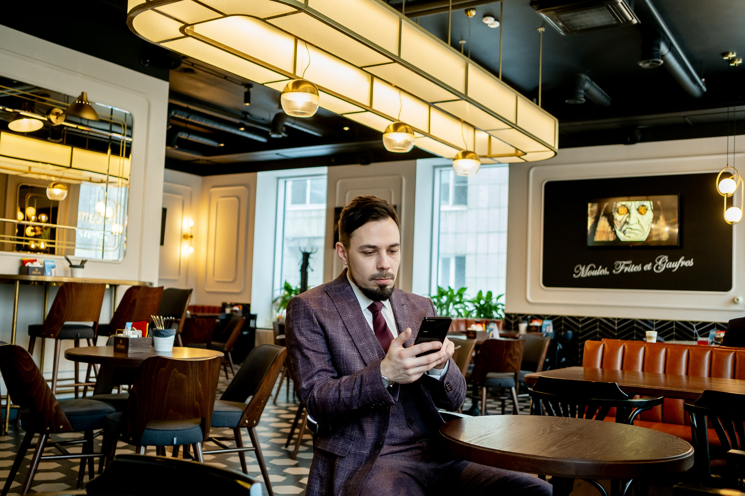 Влад — предприниматель, риэлтор. Арт-стилист, визуализатор архетипических стратегий, психолог