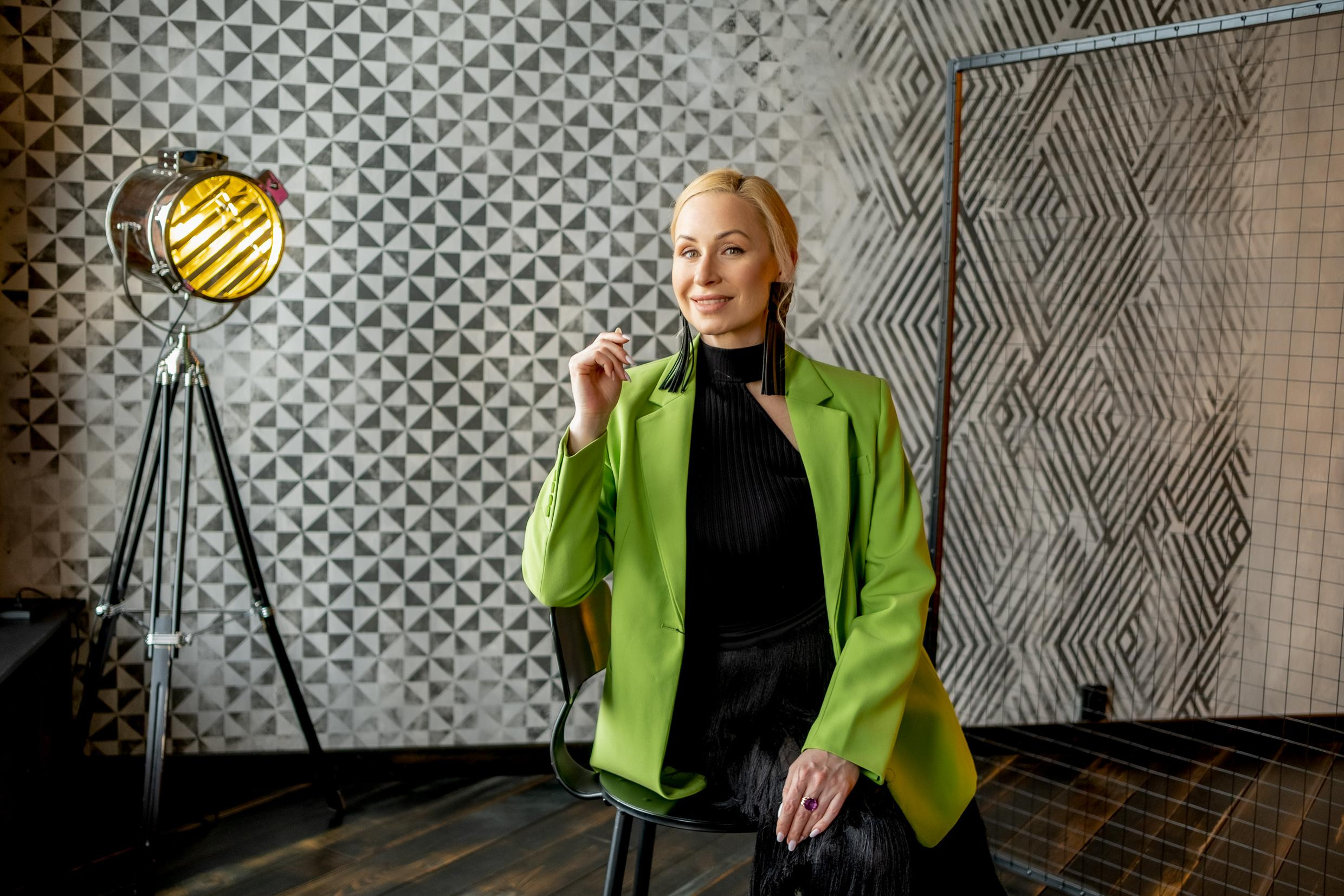 Ирина — стилист СПб. Арт-стилист, визуализатор архетипических стратегий, психолог