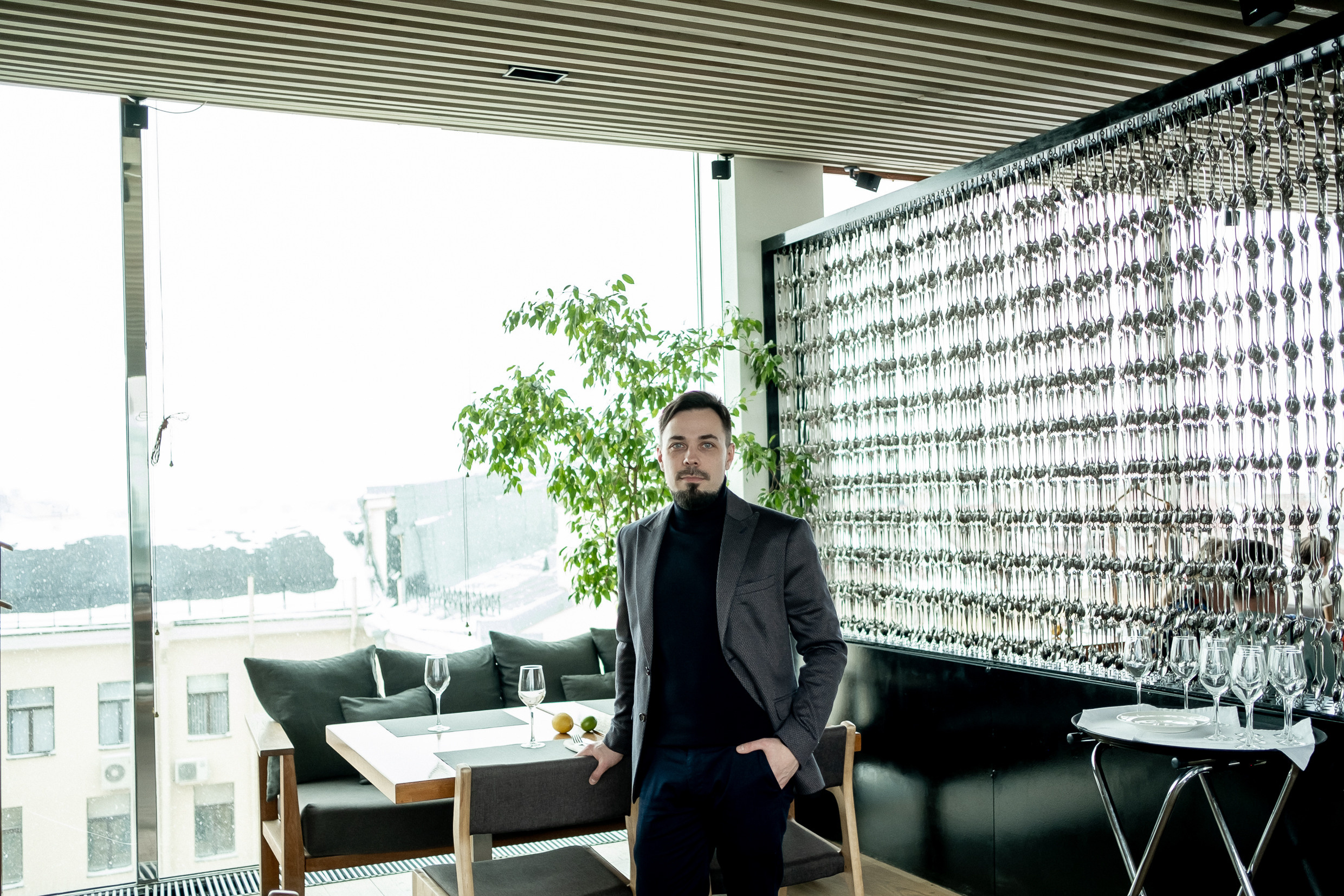 Влад — предприниматель, риэлтор. Арт-стилист, визуализатор архетипических стратегий, психолог