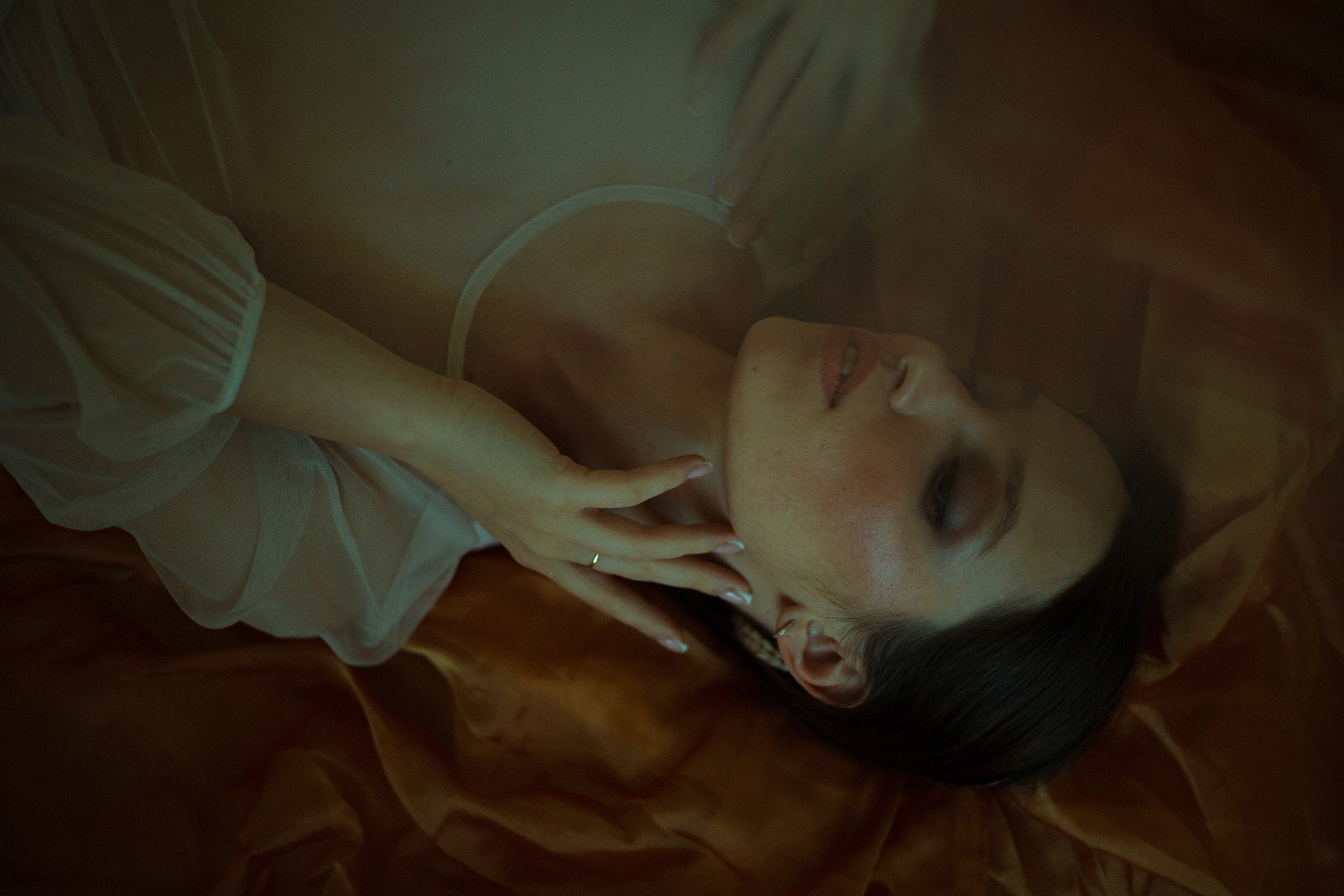 Творческая фотосессия с тканью в Костроме - фотограф Екатерина Селиверстова 