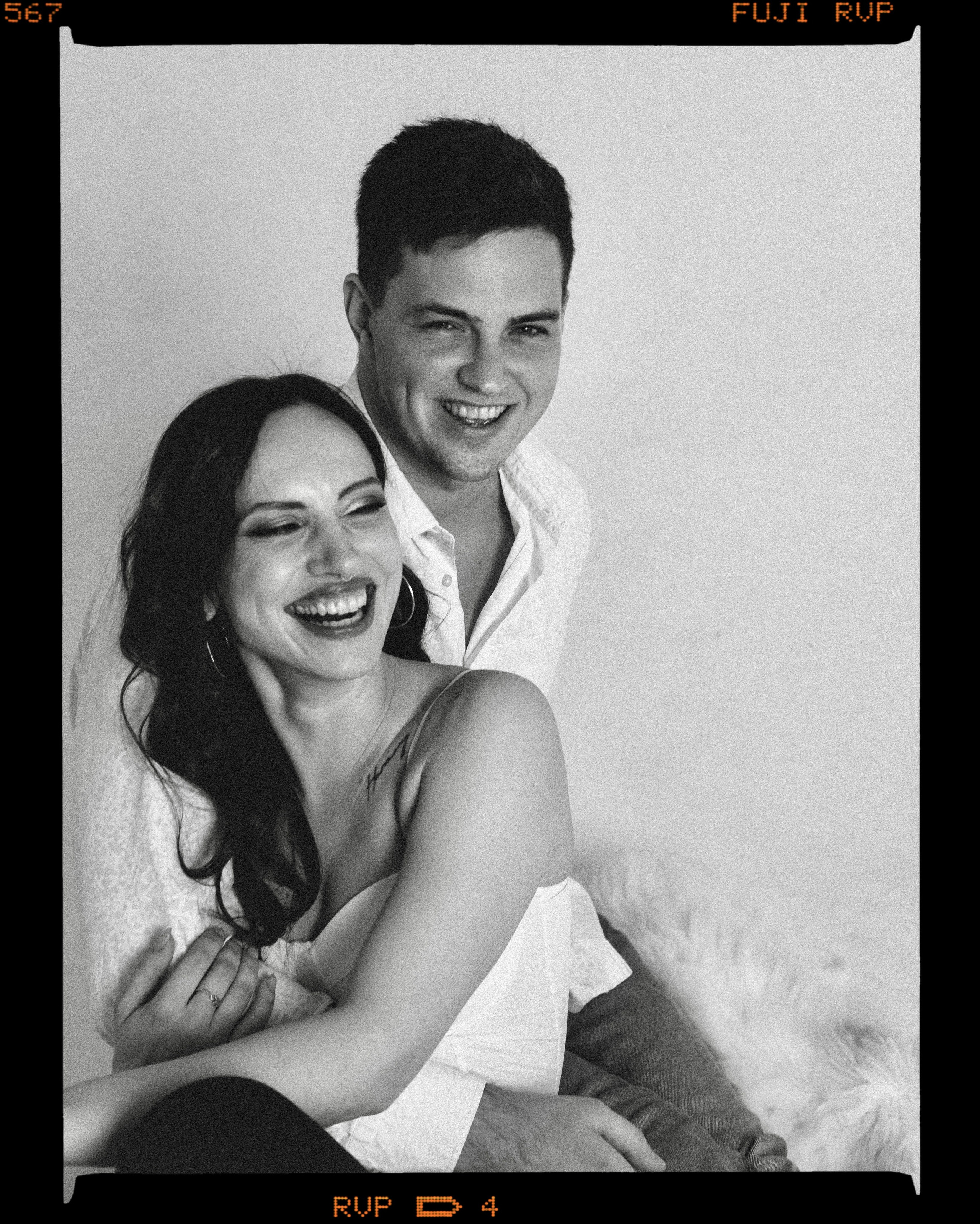 Lovestory в студии. Женский и лавстори фотограф в Москве Елена Аксютко