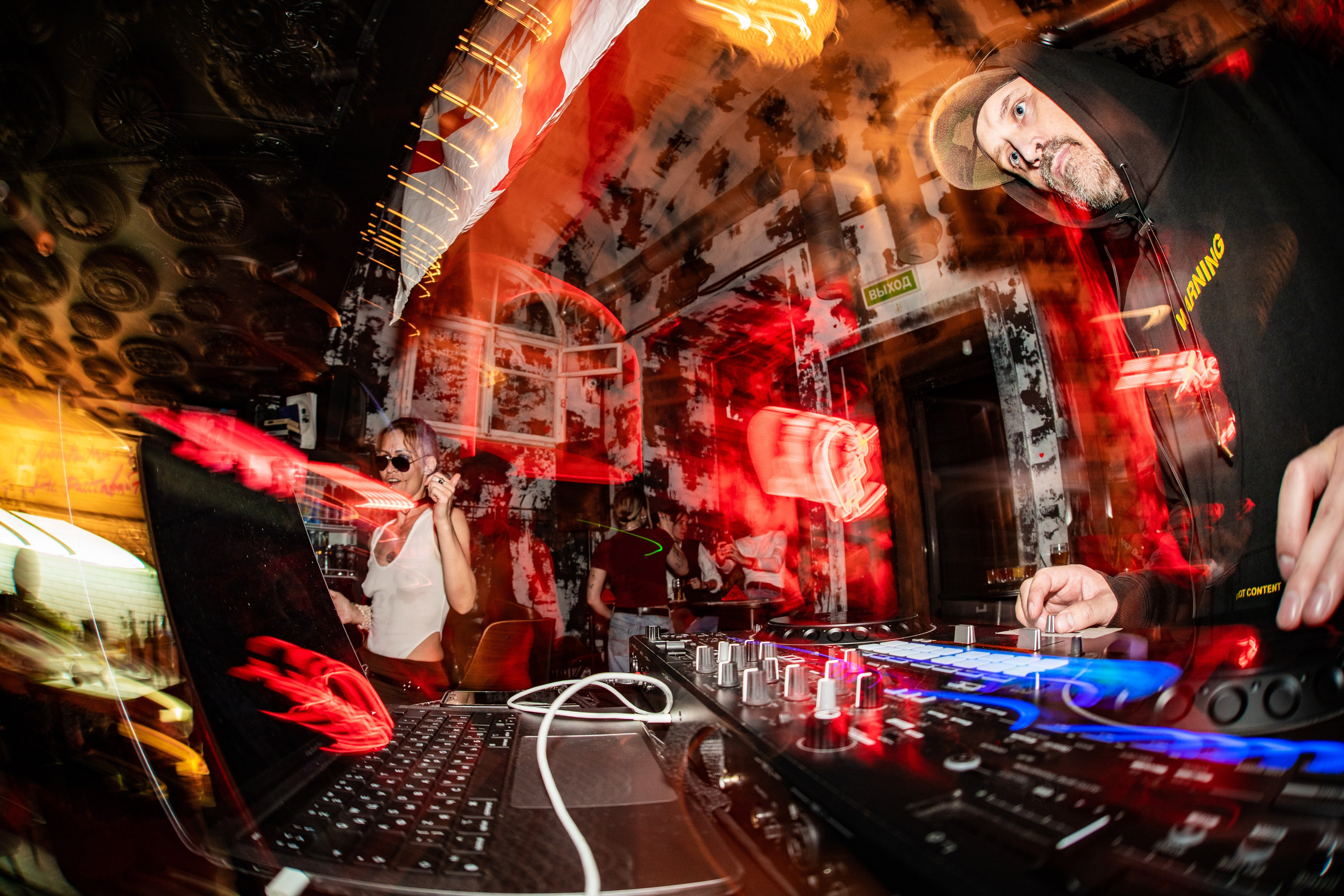 Панк-вечеринка в Баре разбитых сердец. Концертный и репортажный фотограф в Санкт-Петербурге Слава Пахомов