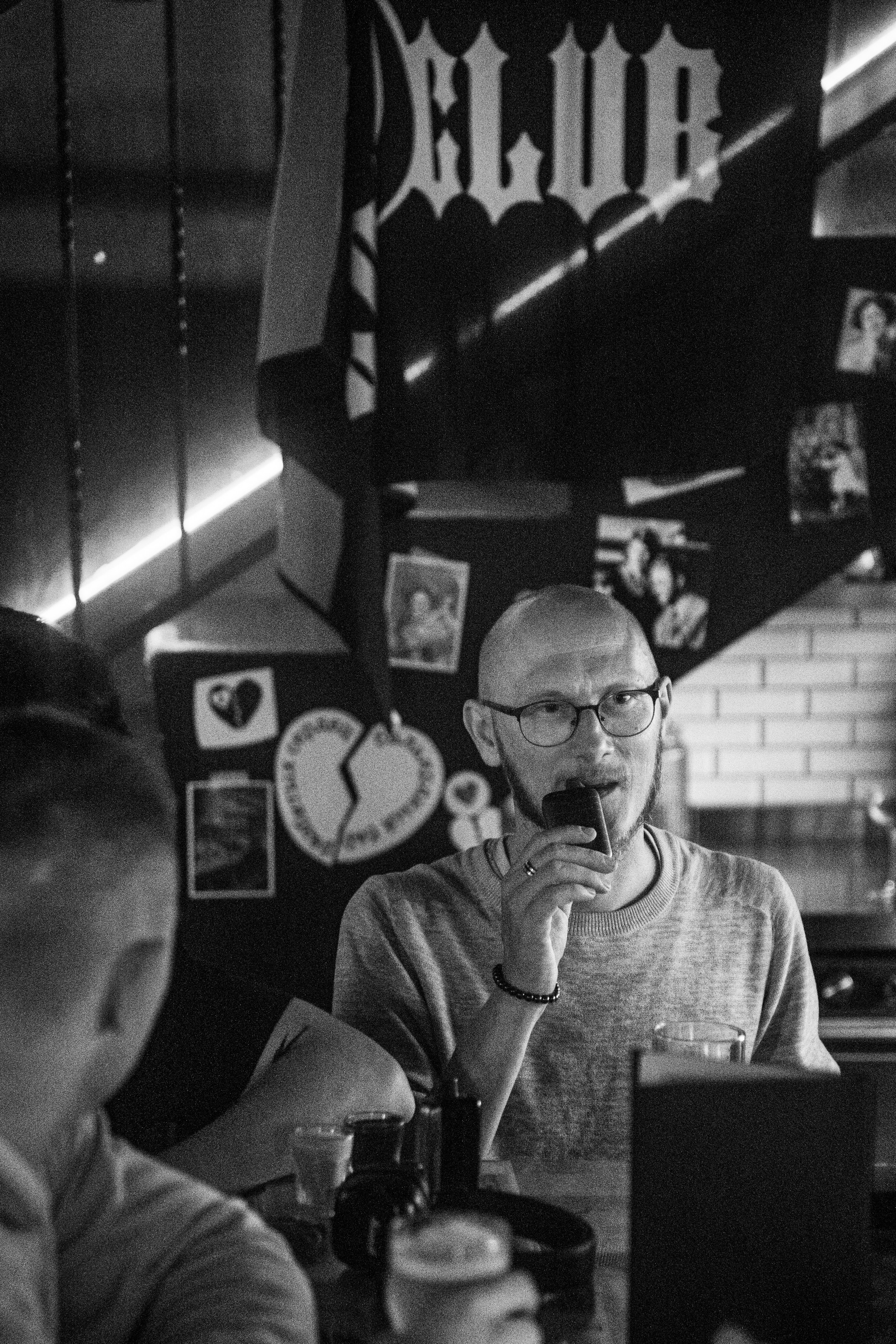 Из Сибири с любовью. Бар разбитых сердец. Концертный и репортажный фотограф в Санкт-Петербурге Слава Пахомов