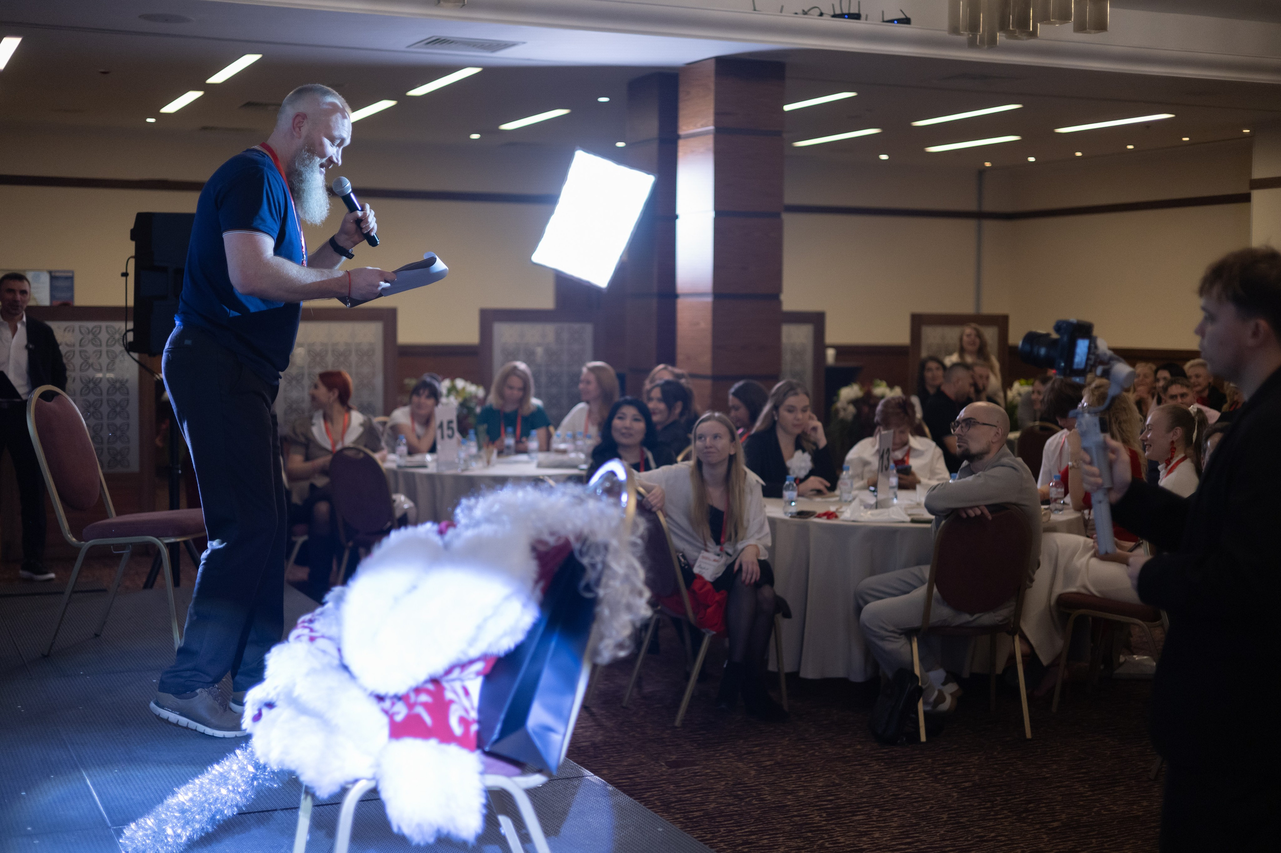 «СКАЖИ ДЕНЬГАМ ДА». Фотограф Красноярск съемки лавстори, фотосессия в студии, портретная съемка, творческие фотосессии