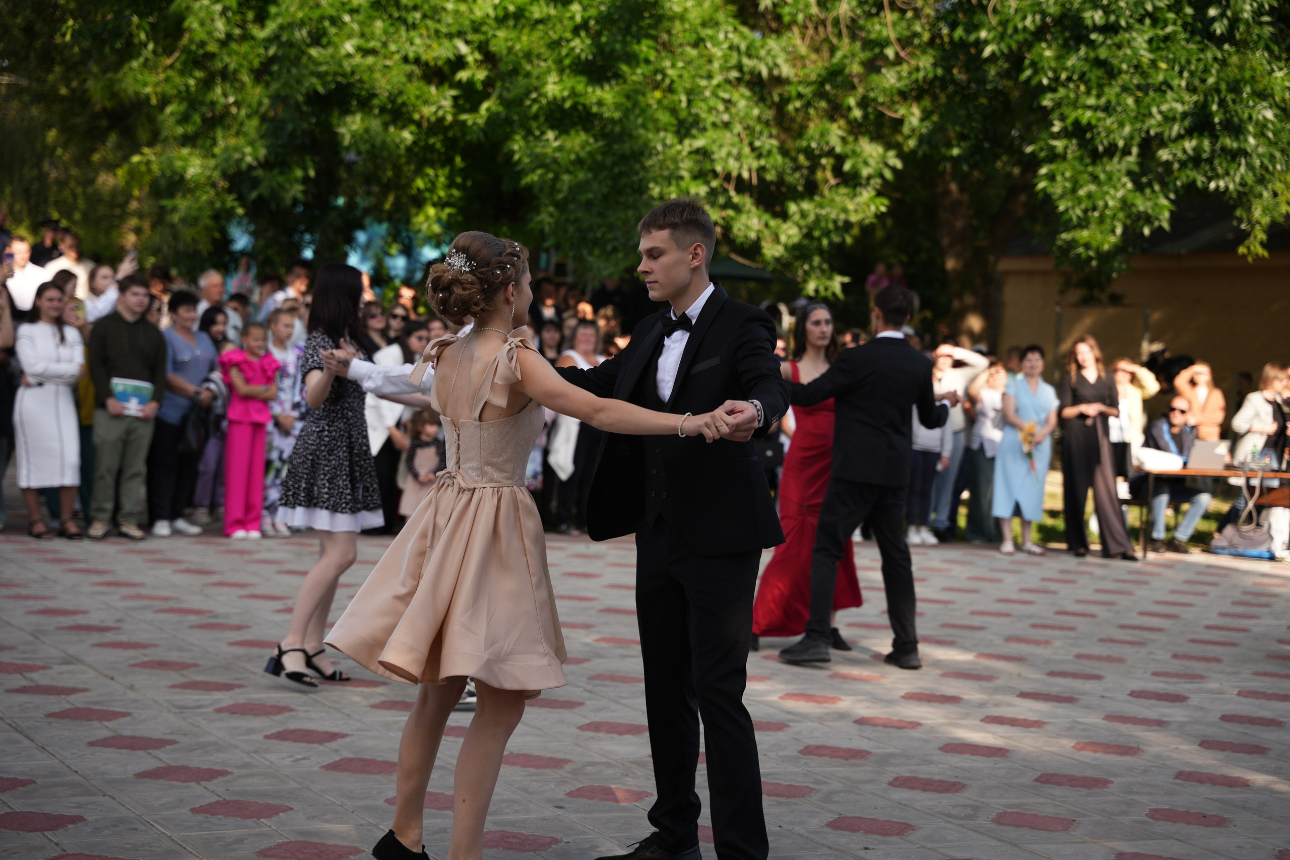 Выпускной в парке. Ольга Плаксина фотограф в Саратове