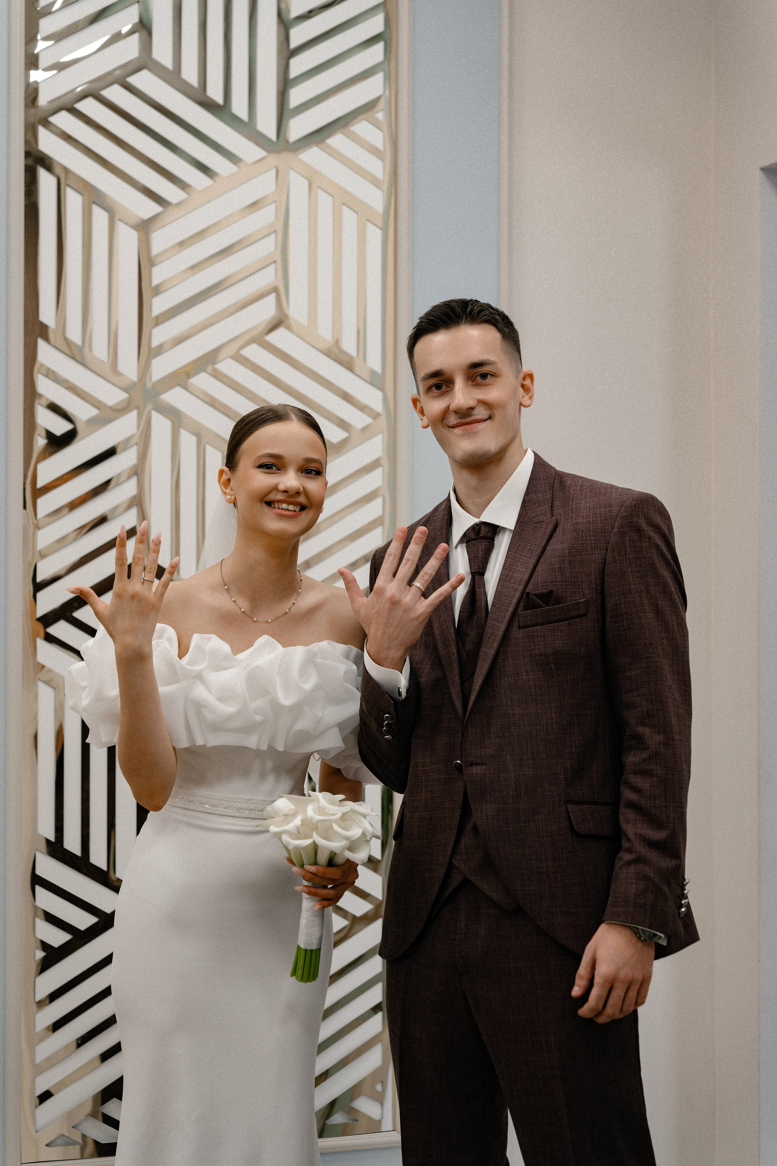 Свадебная фотосессия в Бутырском ЗАГС (Дворец Бракосочетания № 4) и прогулка в отеле Solux (Солюкс)