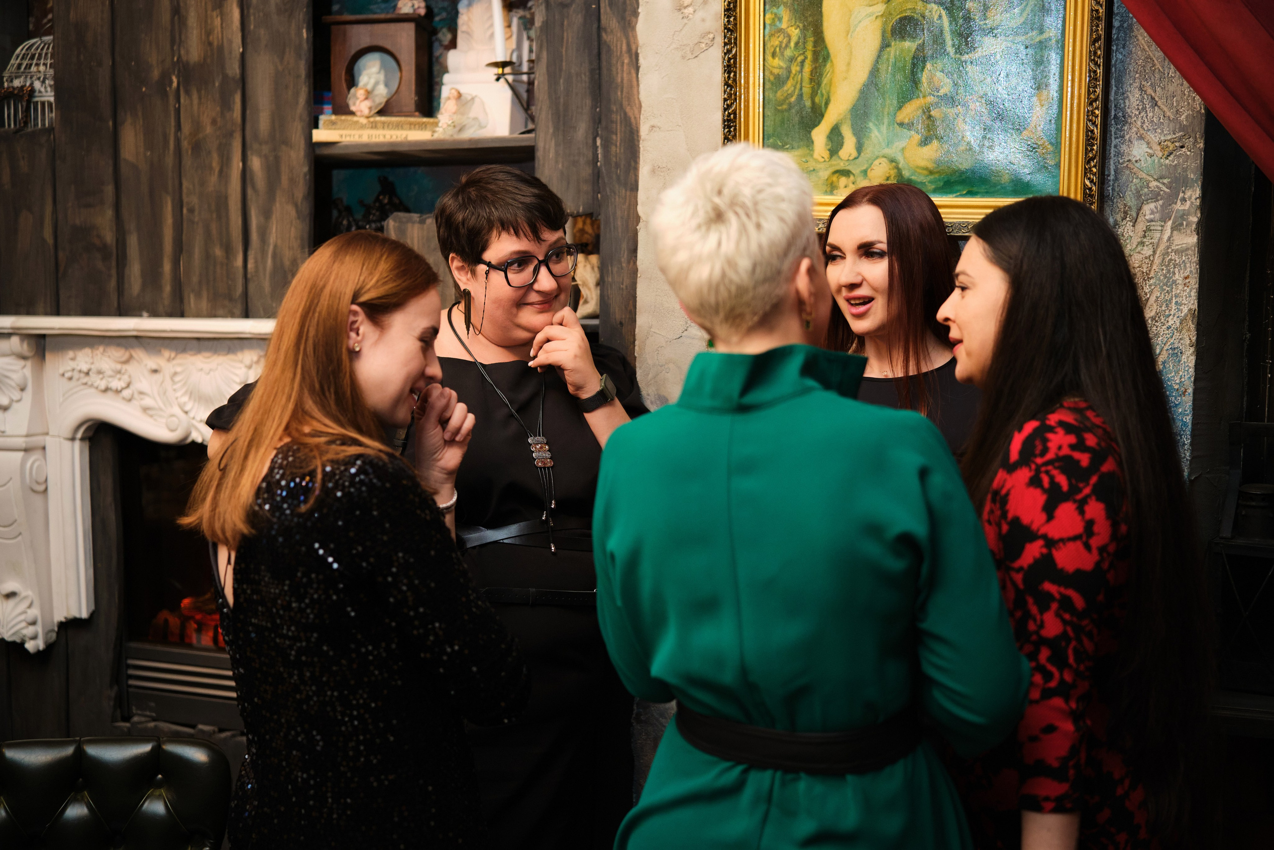 Фотосъёмка выпускного школы «Метатрикветра» в гастропабе «Особняк. Репортажный фотограф Дмитрий Литвинский. Минск, Беларусь, мир