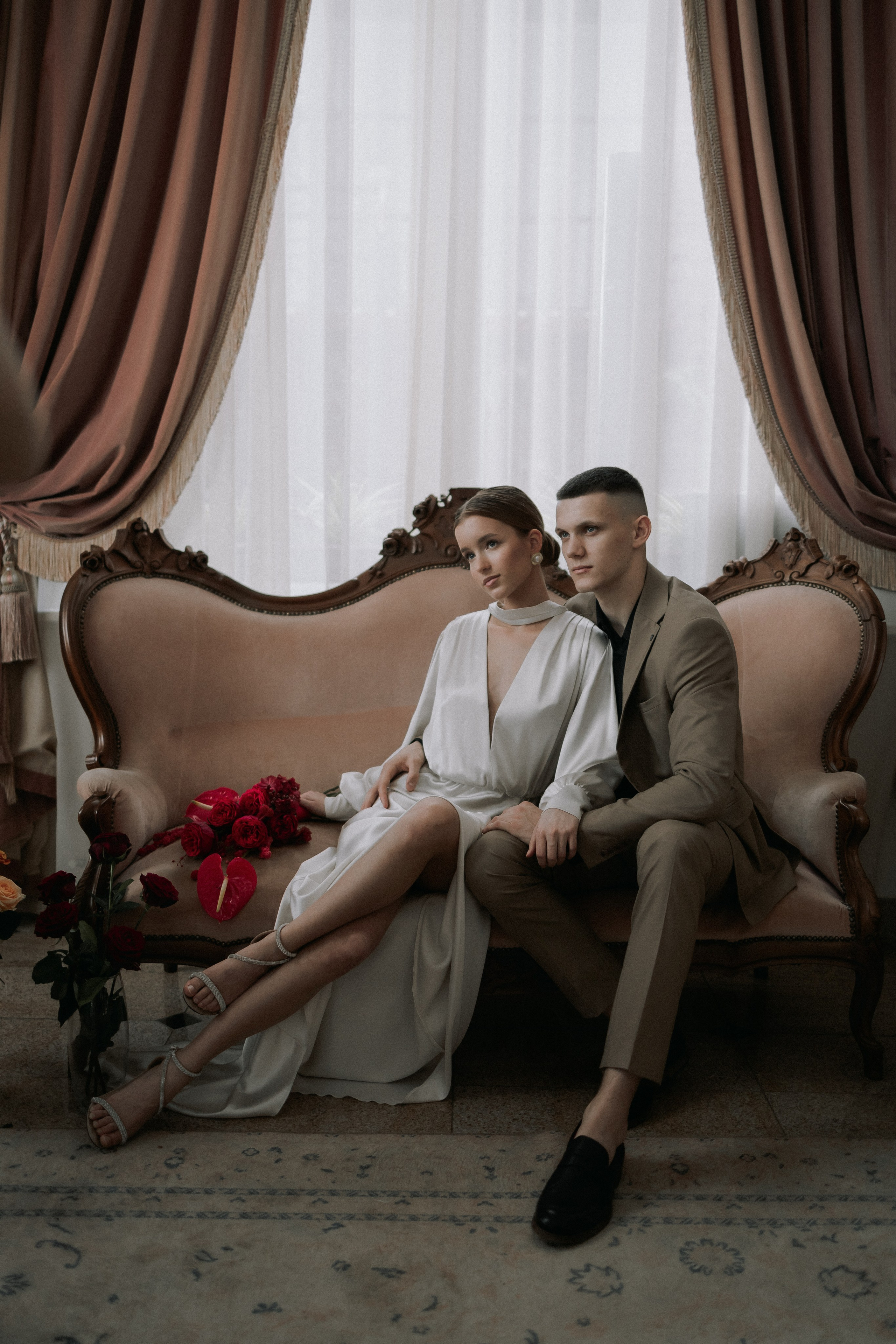 Свадебная прогулка Адель и Артём. Свадебная фотография. Арина Рубах