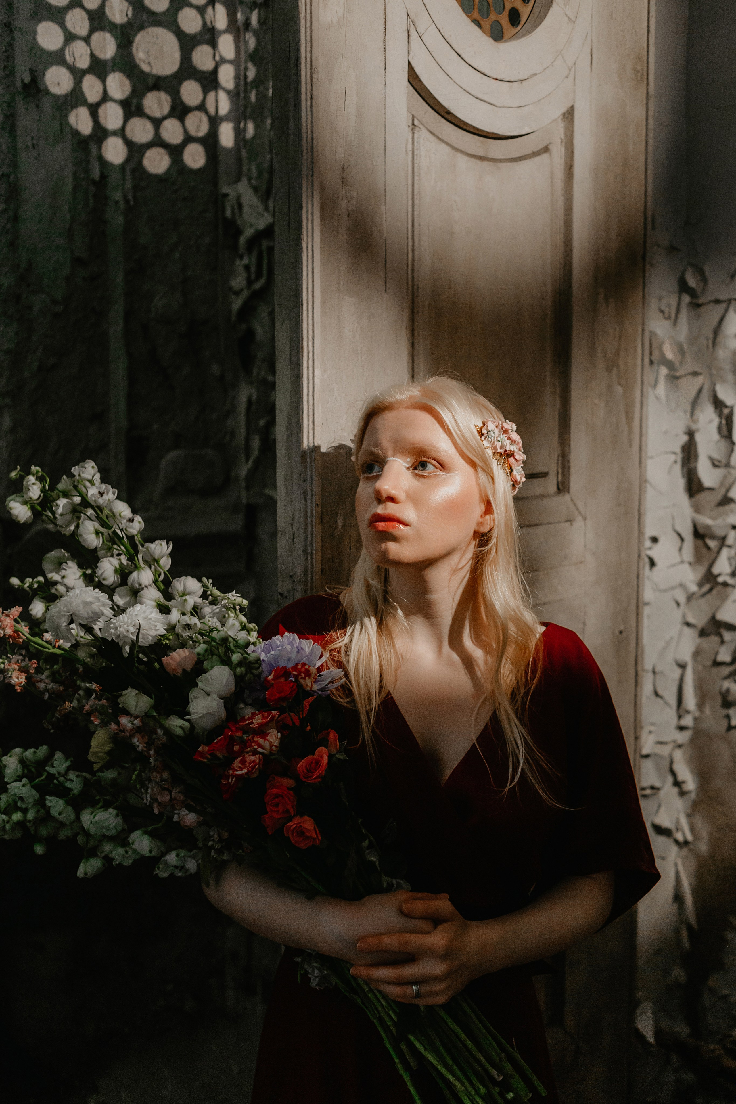 В заброшенной усадьбе. Фотограф в Санкт-Петербурге Вера Сивенкова