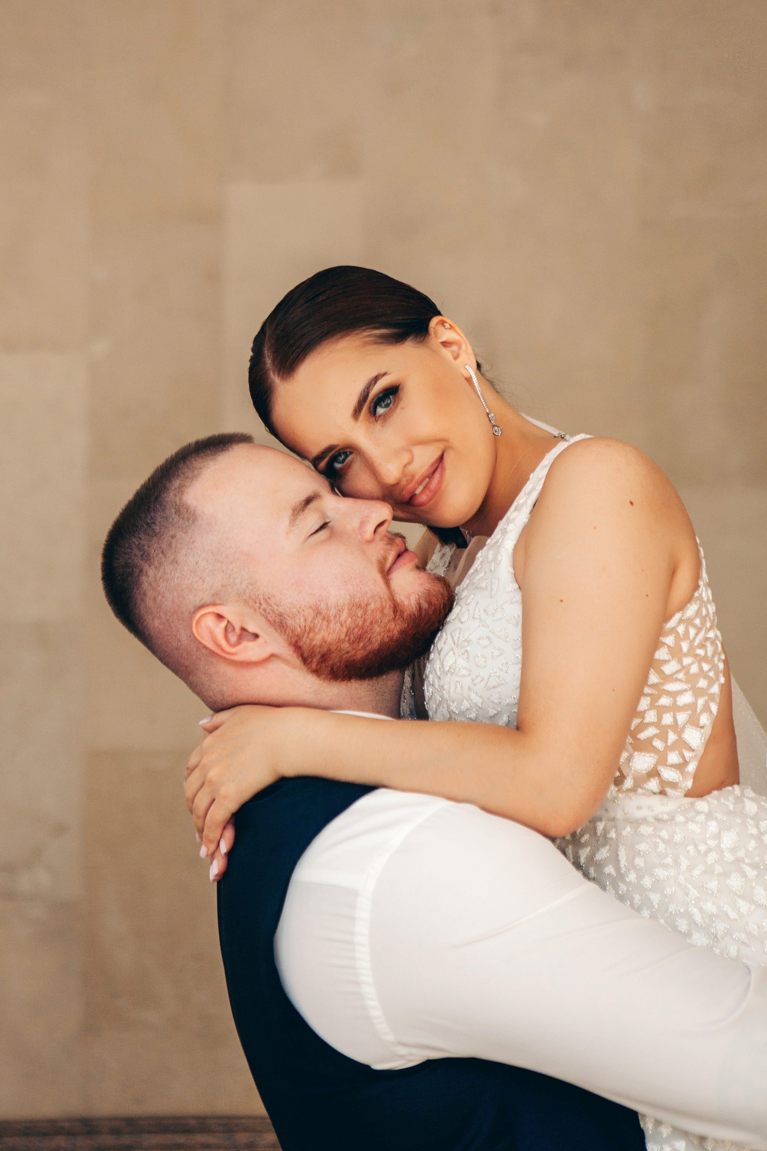 Свадебная фотосессия в отеле hartwell hotel и на патриарших прудах. Фотограф Ольга Ефремова