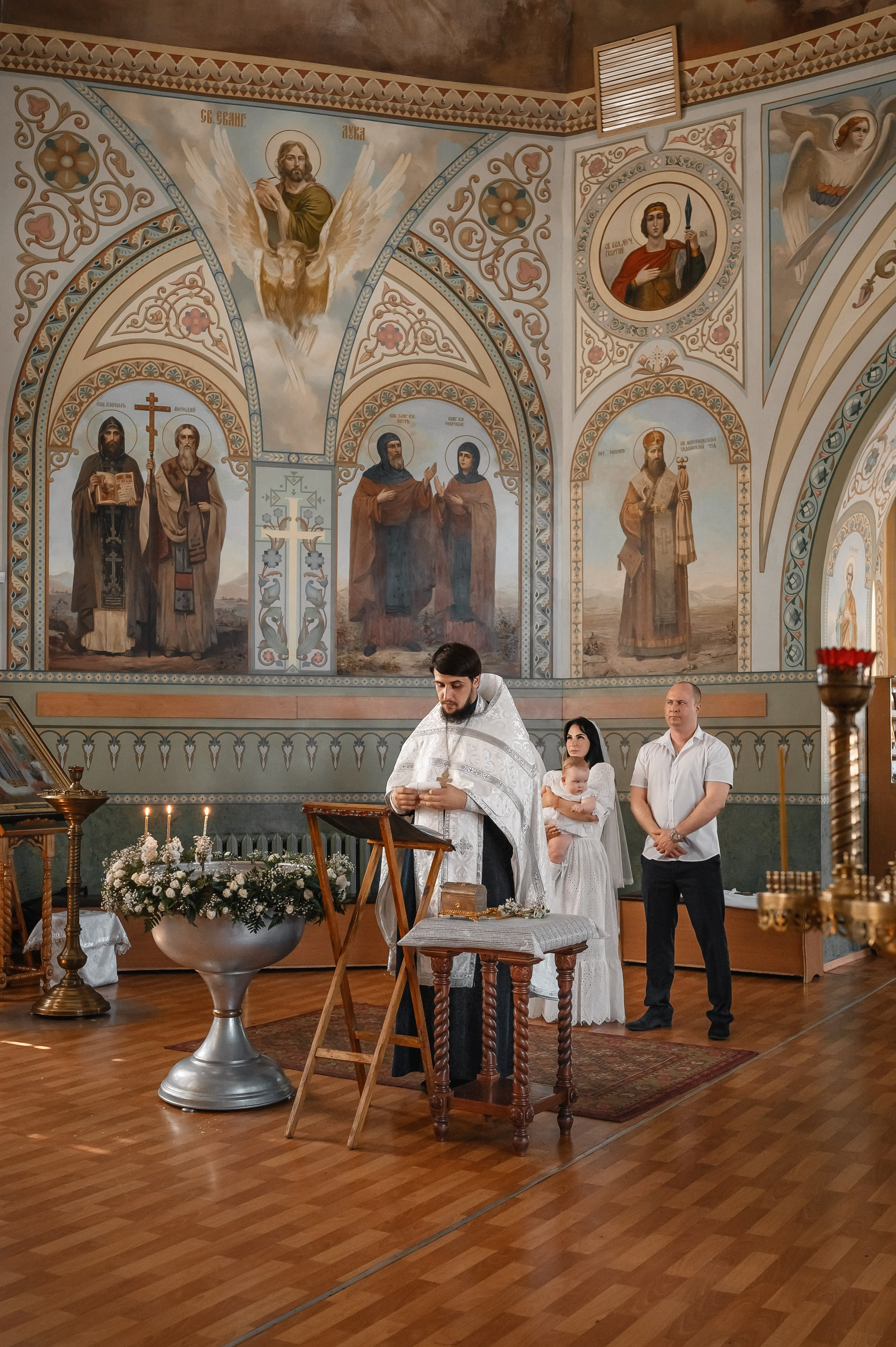 Крещение в храме Иоанна Богослова. Церковный фотограф на Таинство Крещения и Венчания в Оренбурге и Оренбургской области Екатерина Белкина