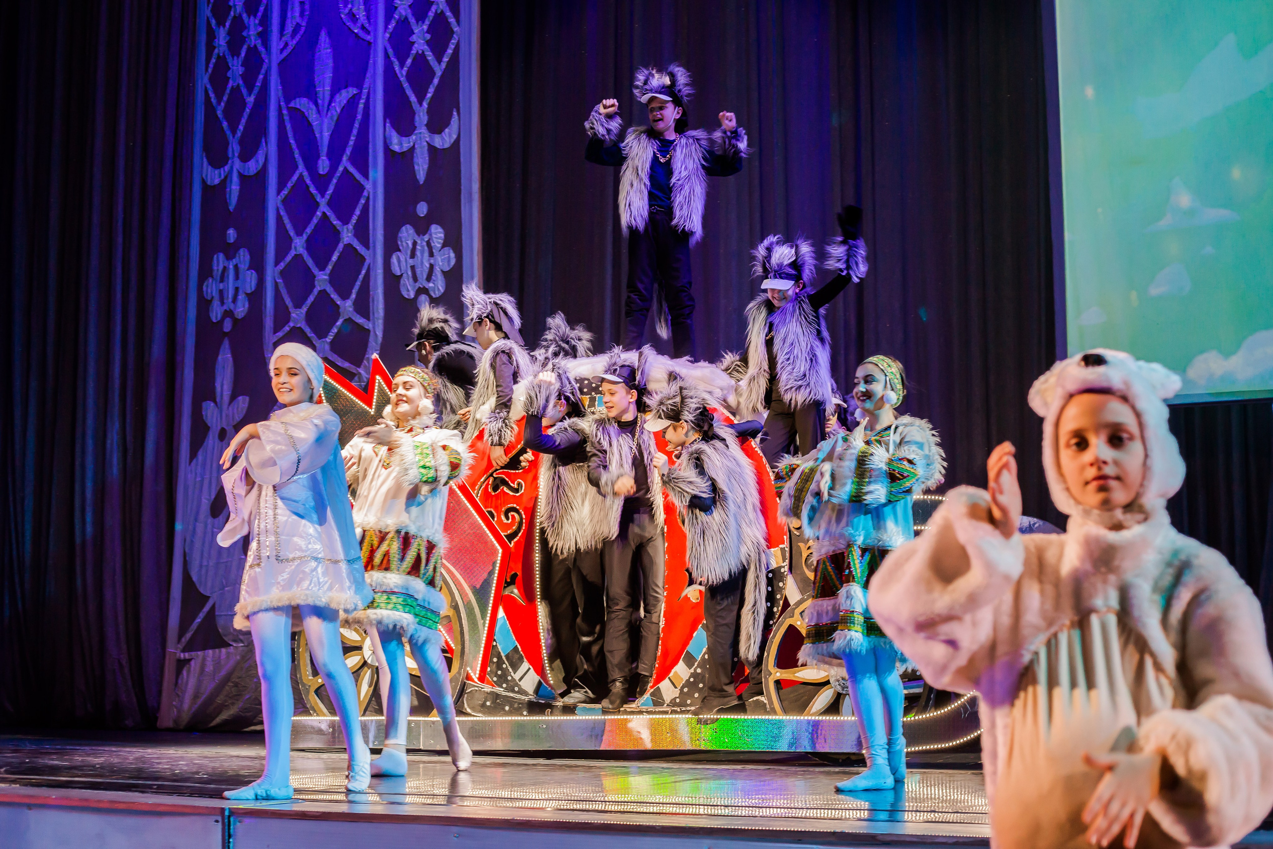 Репортаж — детская елка в БКЗ. Свадебный и семейный фотограф в Санкт-Петербурге Макеева Наталья