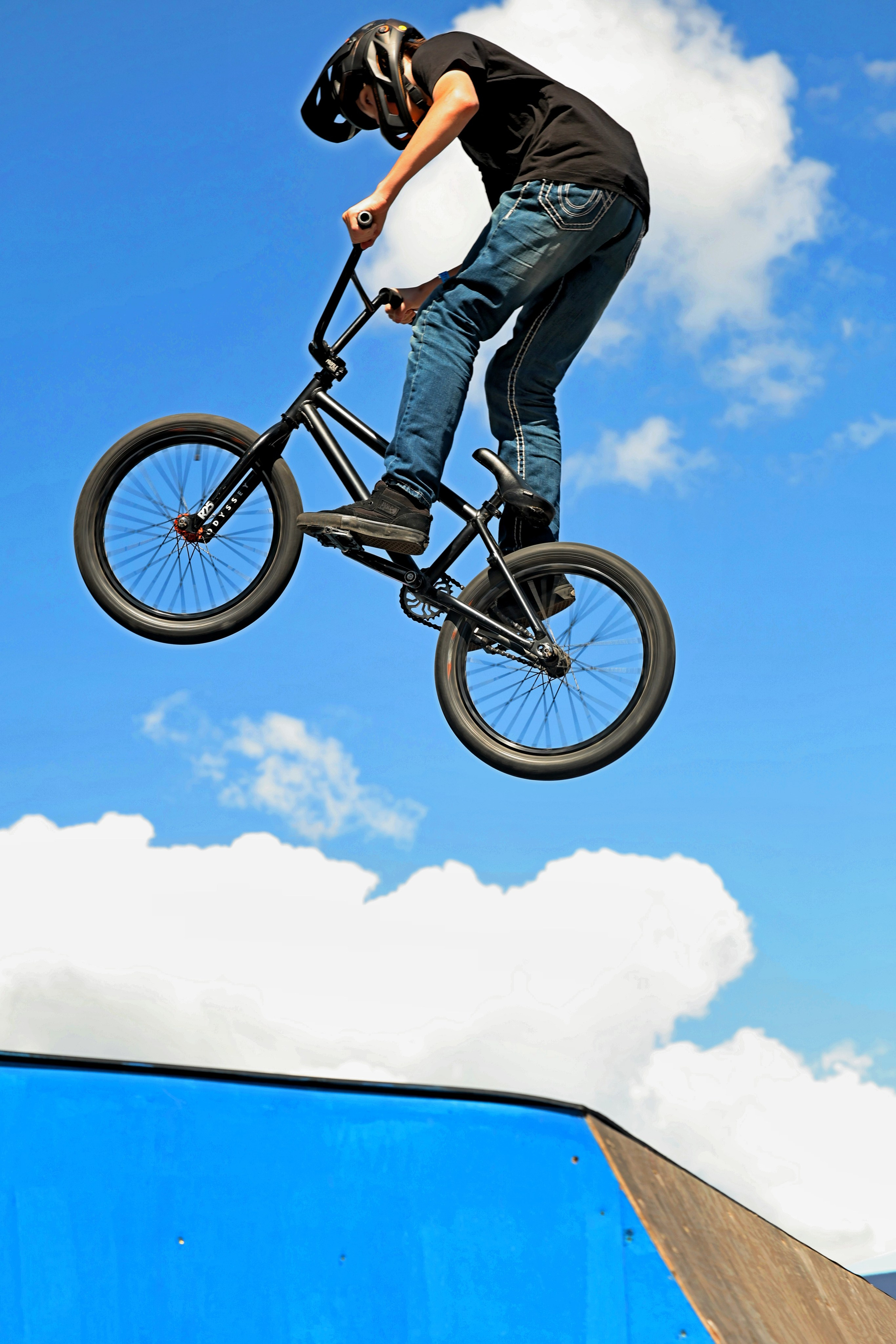 Лето в Москве — ЛУЖНИКИ 2025. Москва 2030. Репортажный фотограф, спортивный фотограф в Москве и области