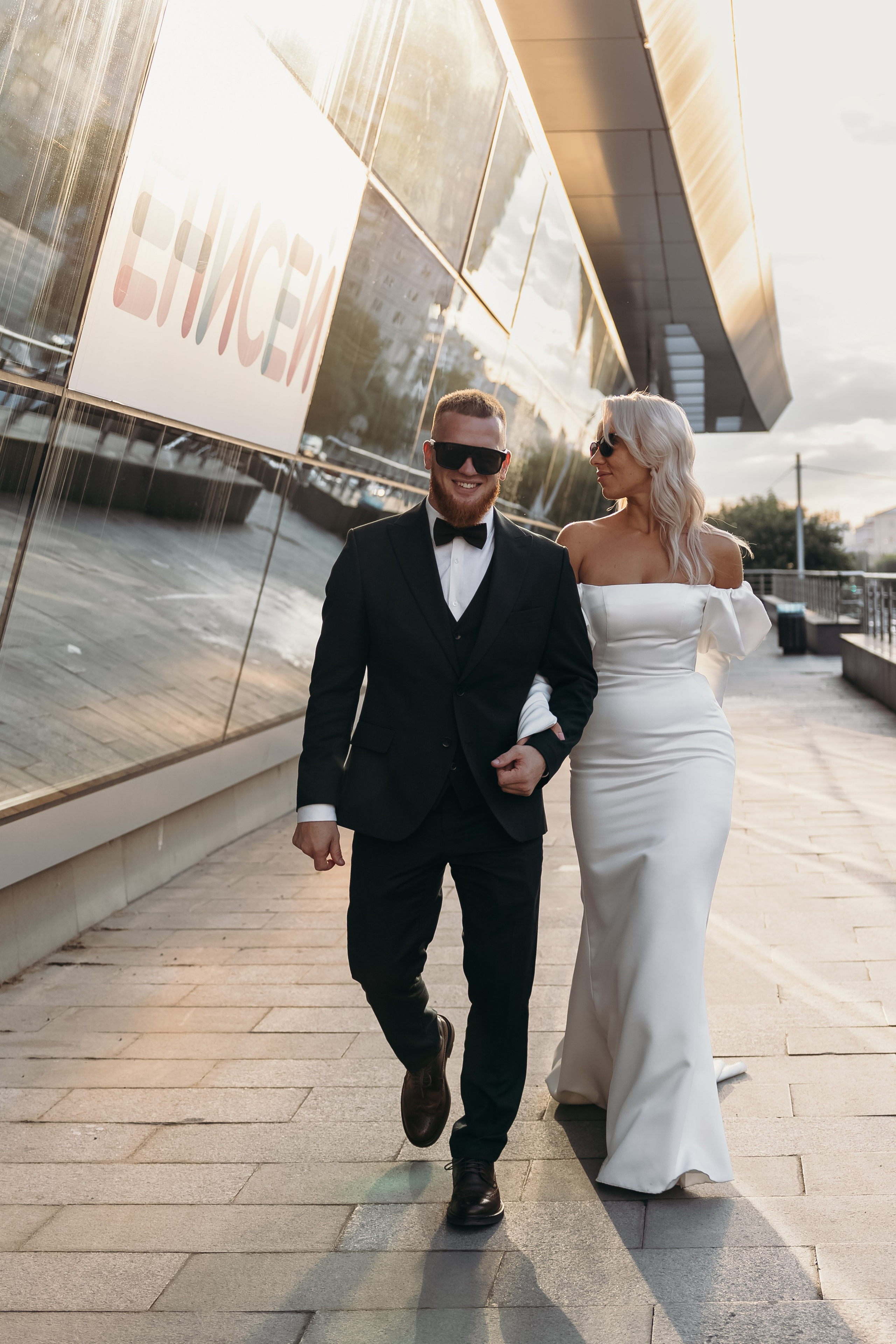 Александр и Елена (сборы, ресторан). Фотограф свадебный семейный в Красноярске Шукшина Наталья