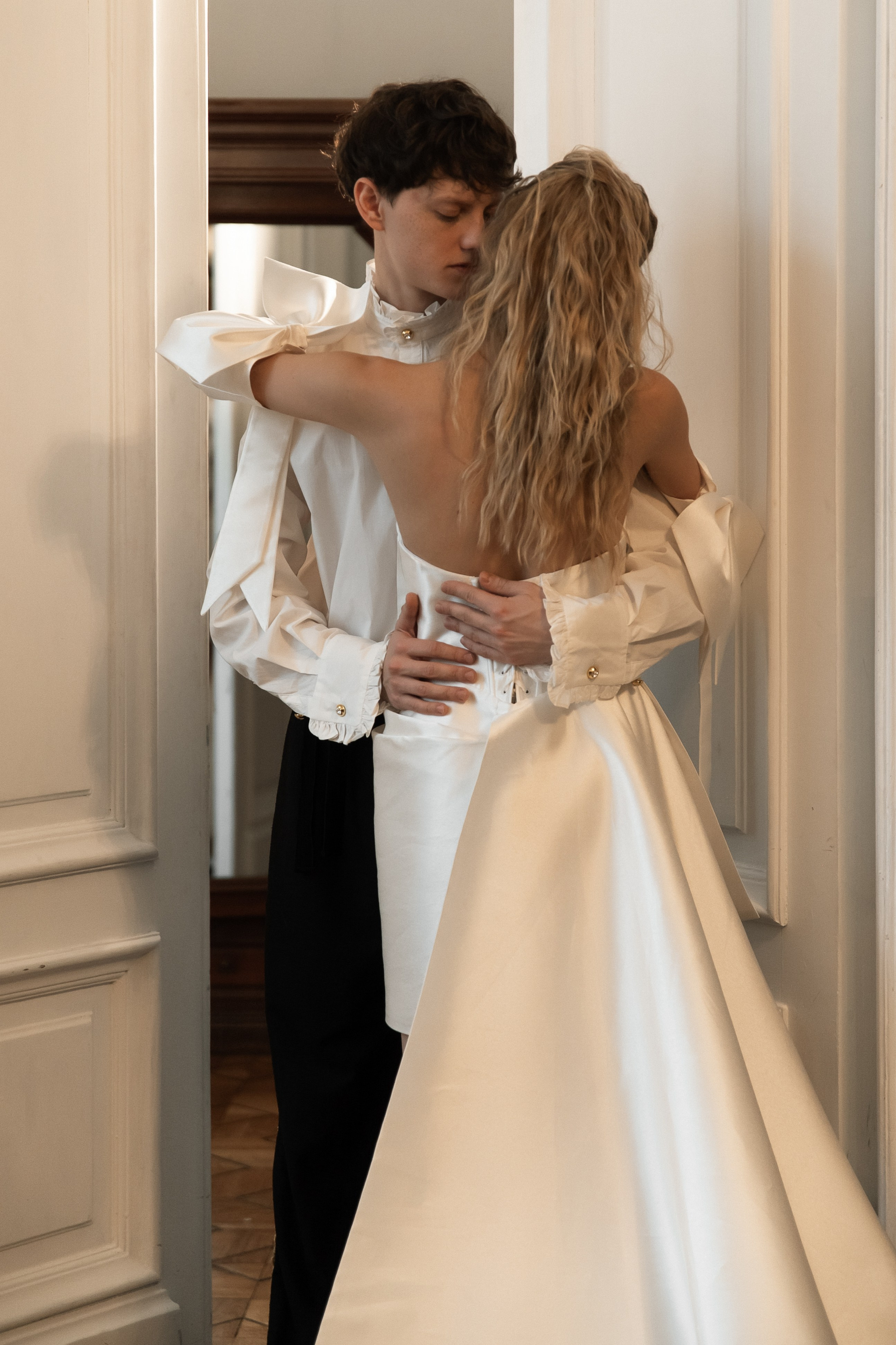 Свадебная съемка в исторической квартире на Чистых прудах. Ярослава Ерина — свадебный фотограф в Москве