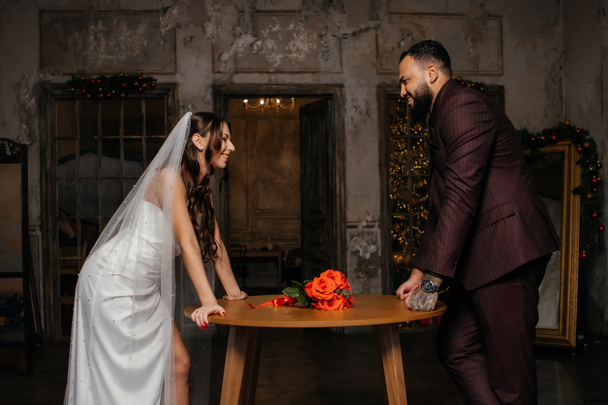 Фотосессия выездной регистрации в ресторане. Свадебный фотограф в Москве