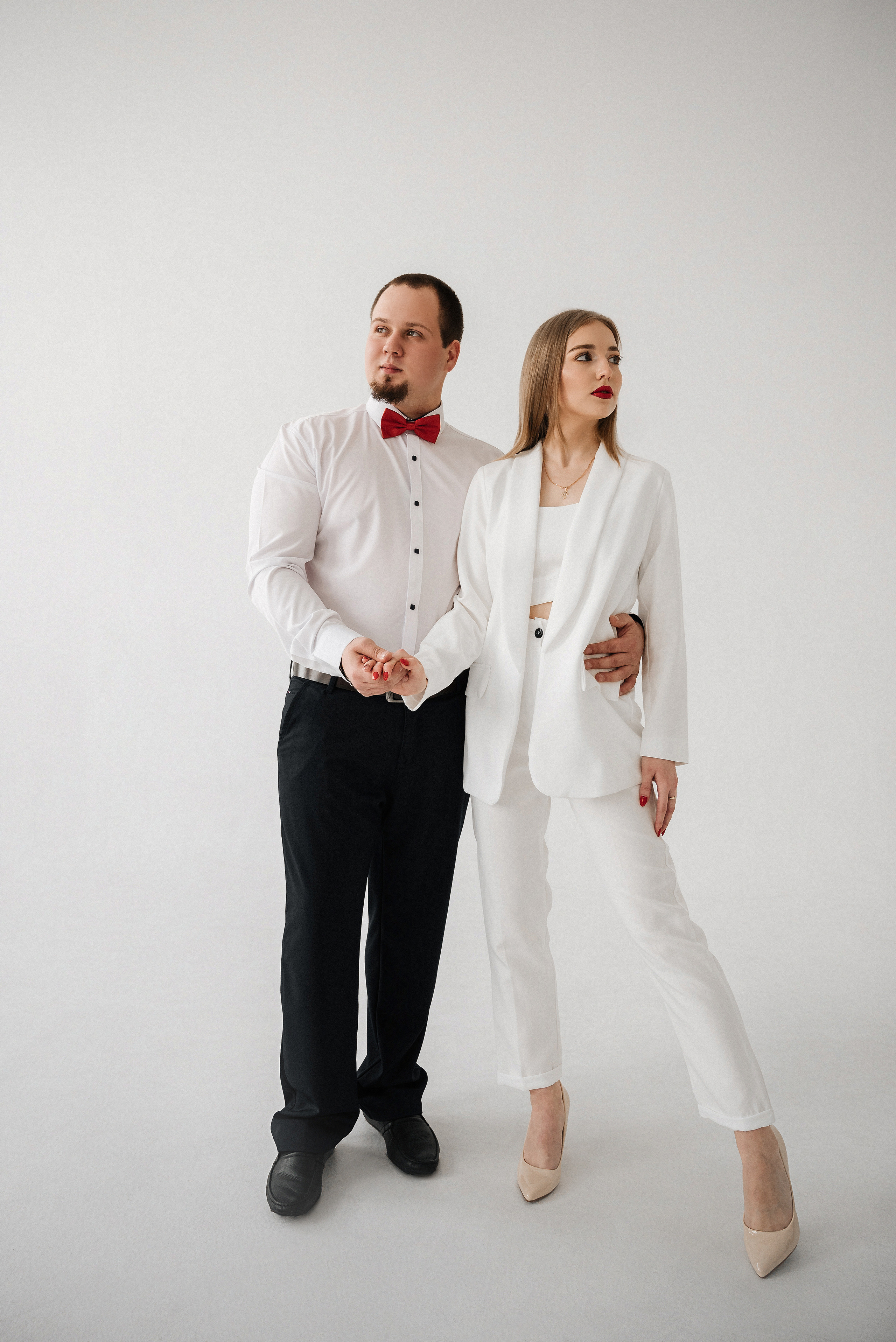 Лиза и Данил в минимализме с красным акцентом. Свадебный и портретный фотограф в Липецке Юлия Свит