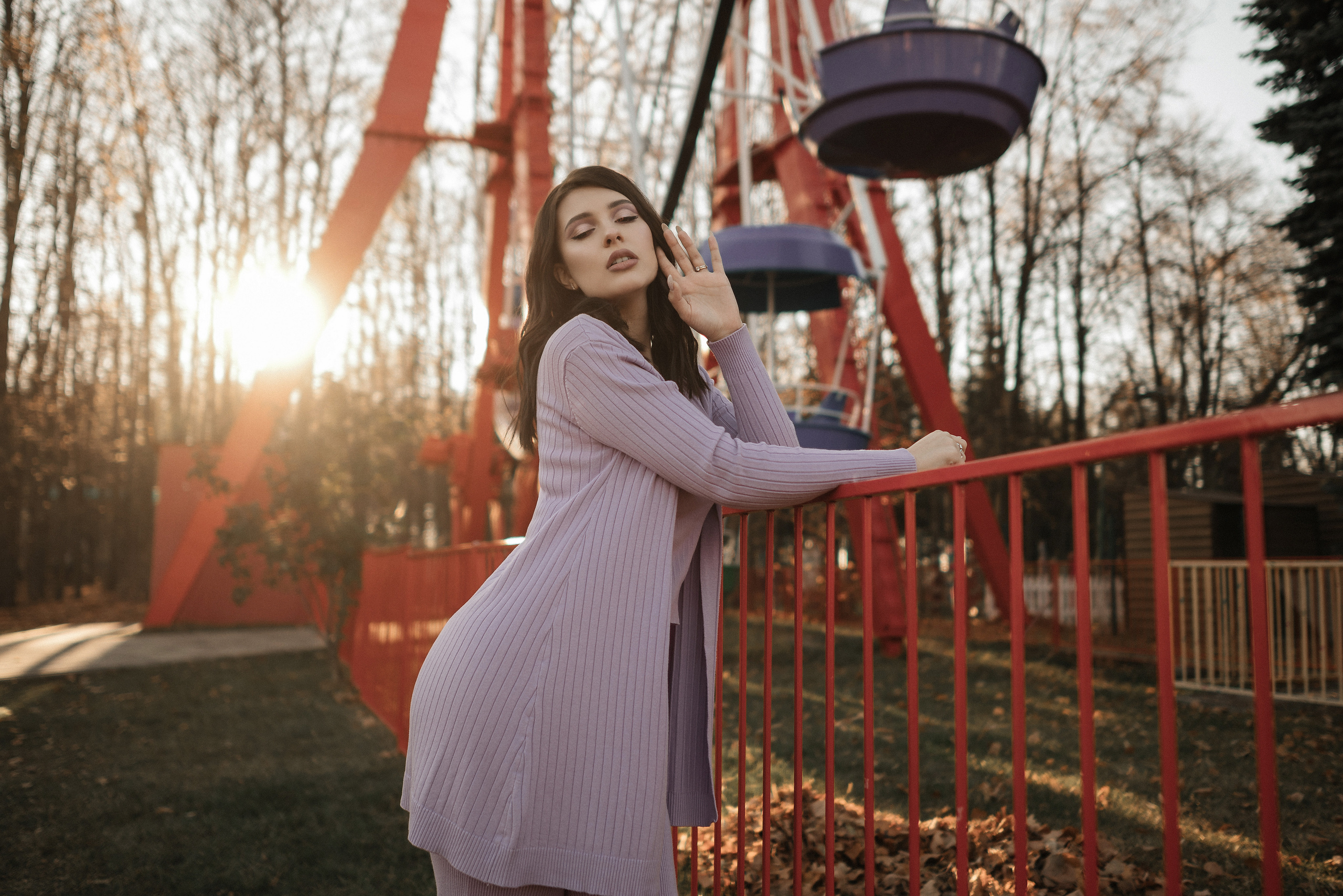 Яркая Ксюша в парке осенью. Свадебный и портретный фотограф в Липецке Юлия Свит