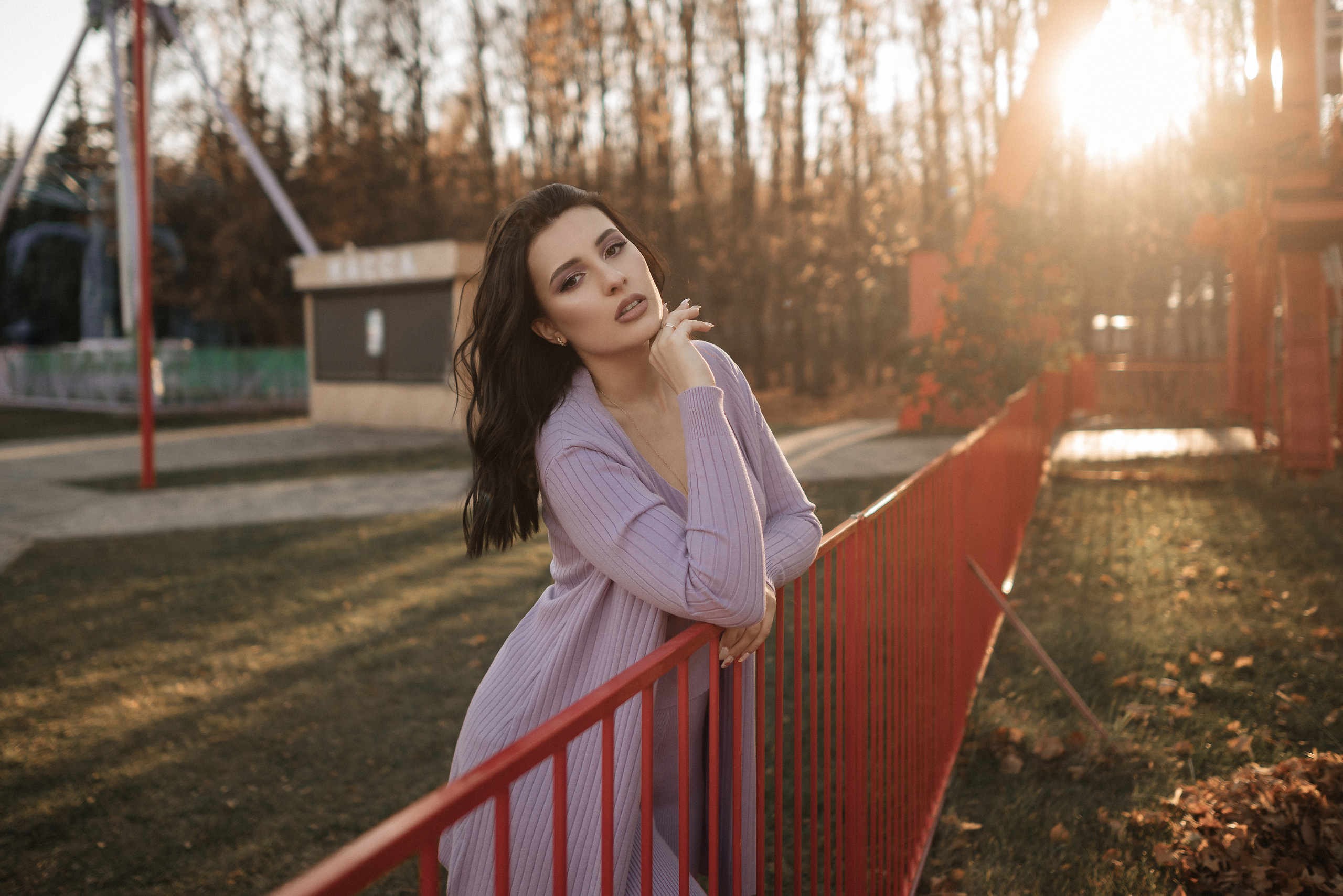 Яркая Ксюша в парке осенью. Свадебный и портретный фотограф в Липецке Юлия Свит