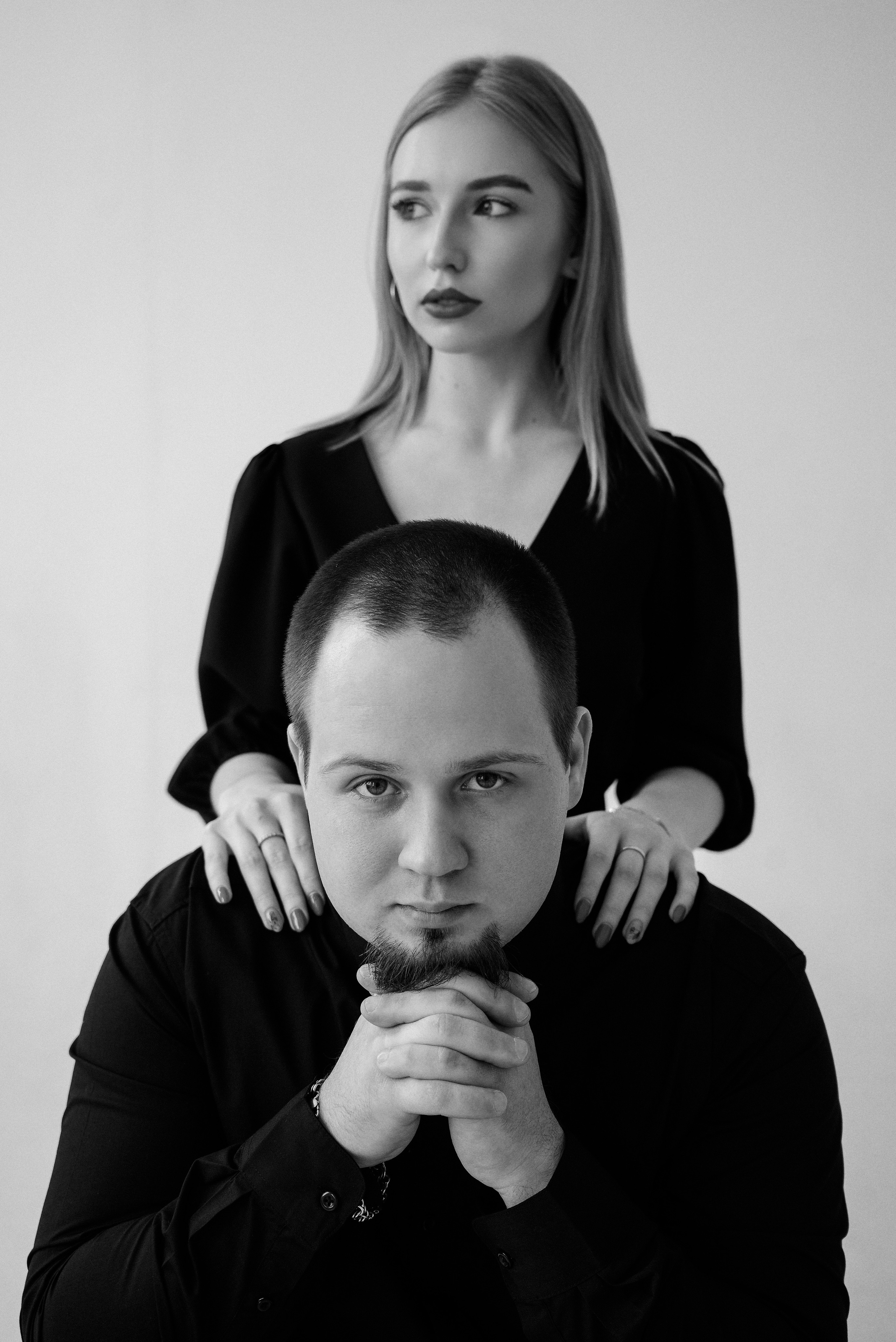 Лиза и Данил в минимализме с красным акцентом. Свадебный и портретный фотограф в Липецке Юлия Свит