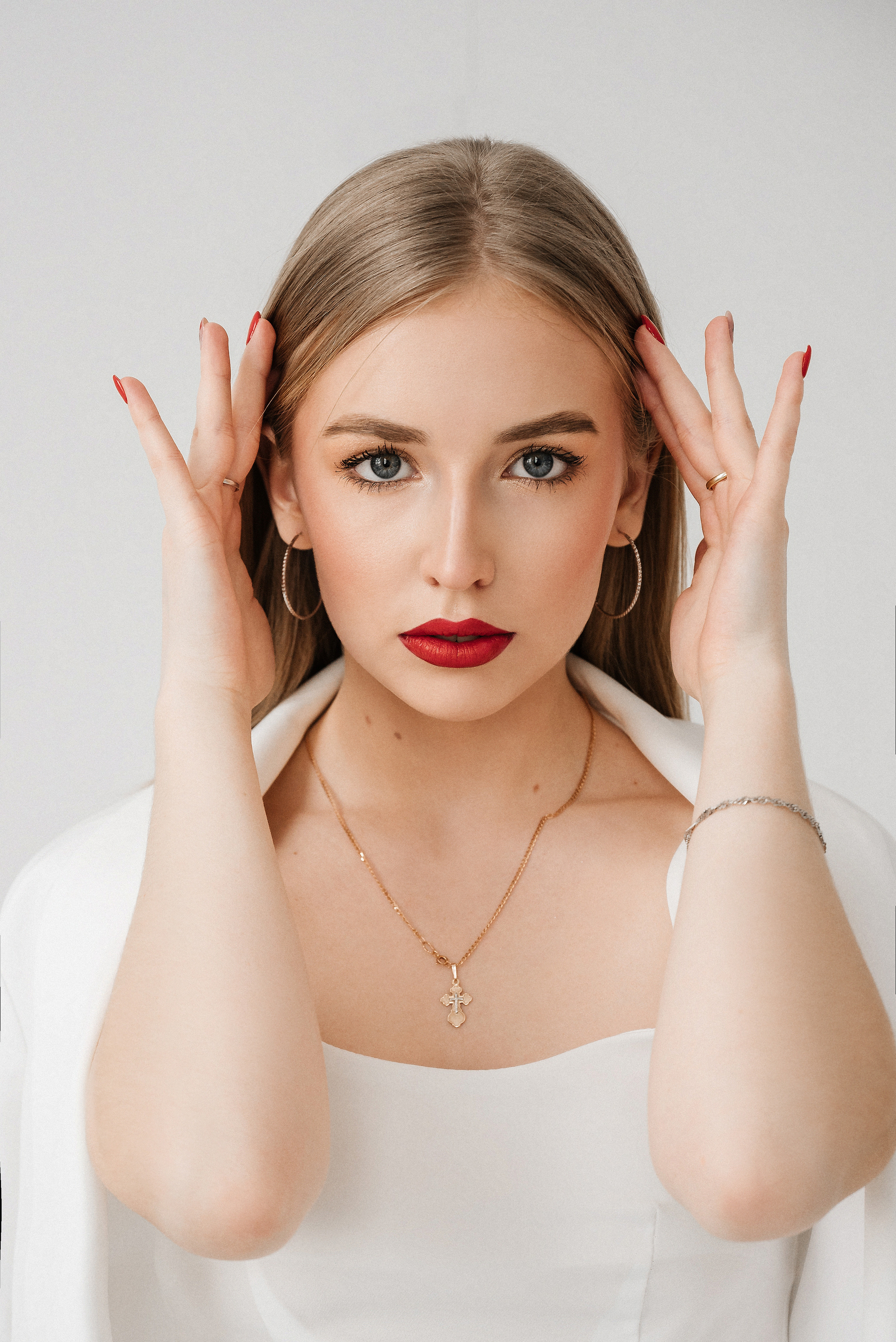 Лиза и Данил в минимализме с красным акцентом. Свадебный и портретный фотограф в Липецке Юлия Свит