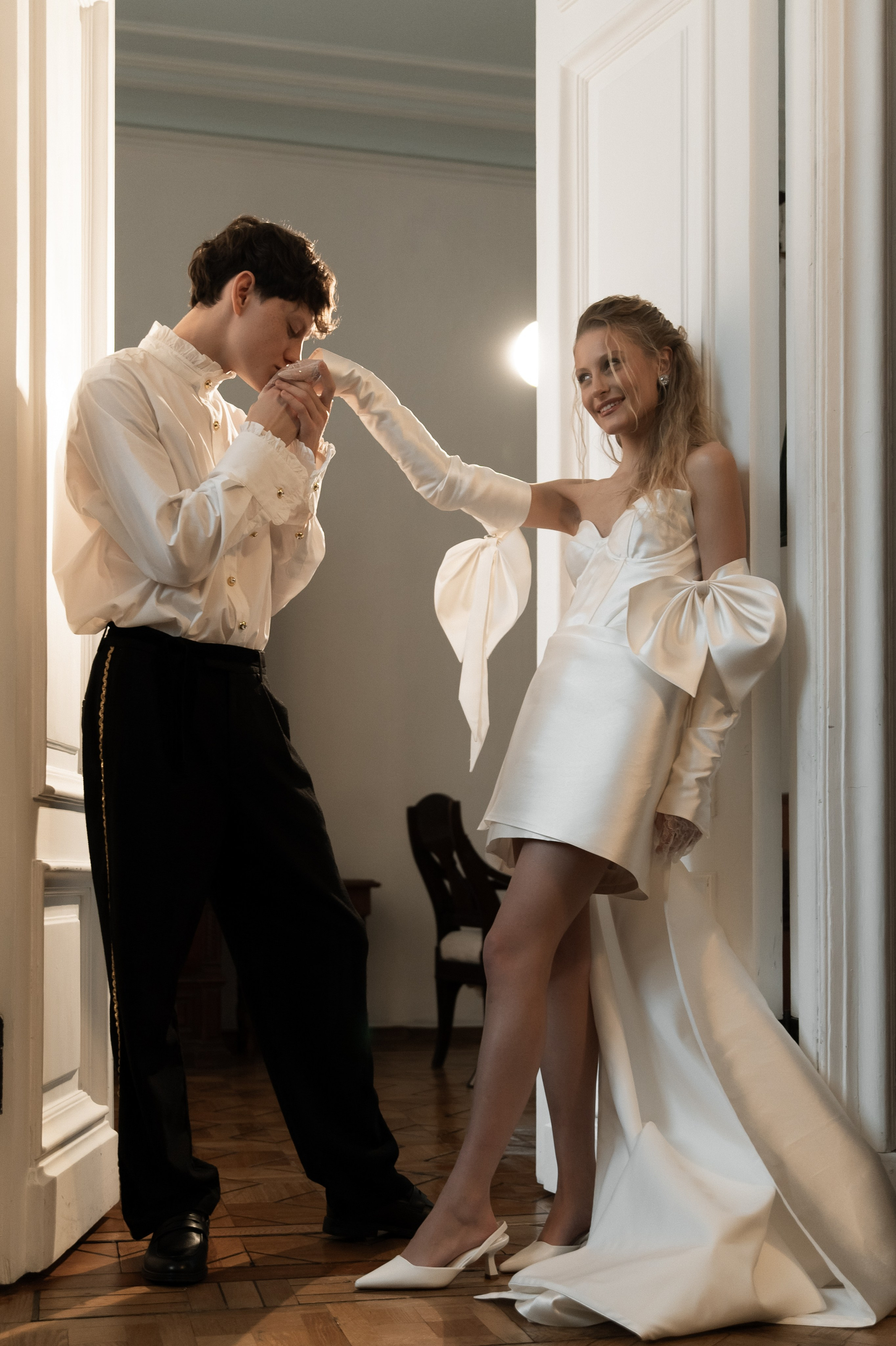 Свадебная съемка в исторической квартире на Чистых прудах. Ярослава Ерина — свадебный фотограф в Москве