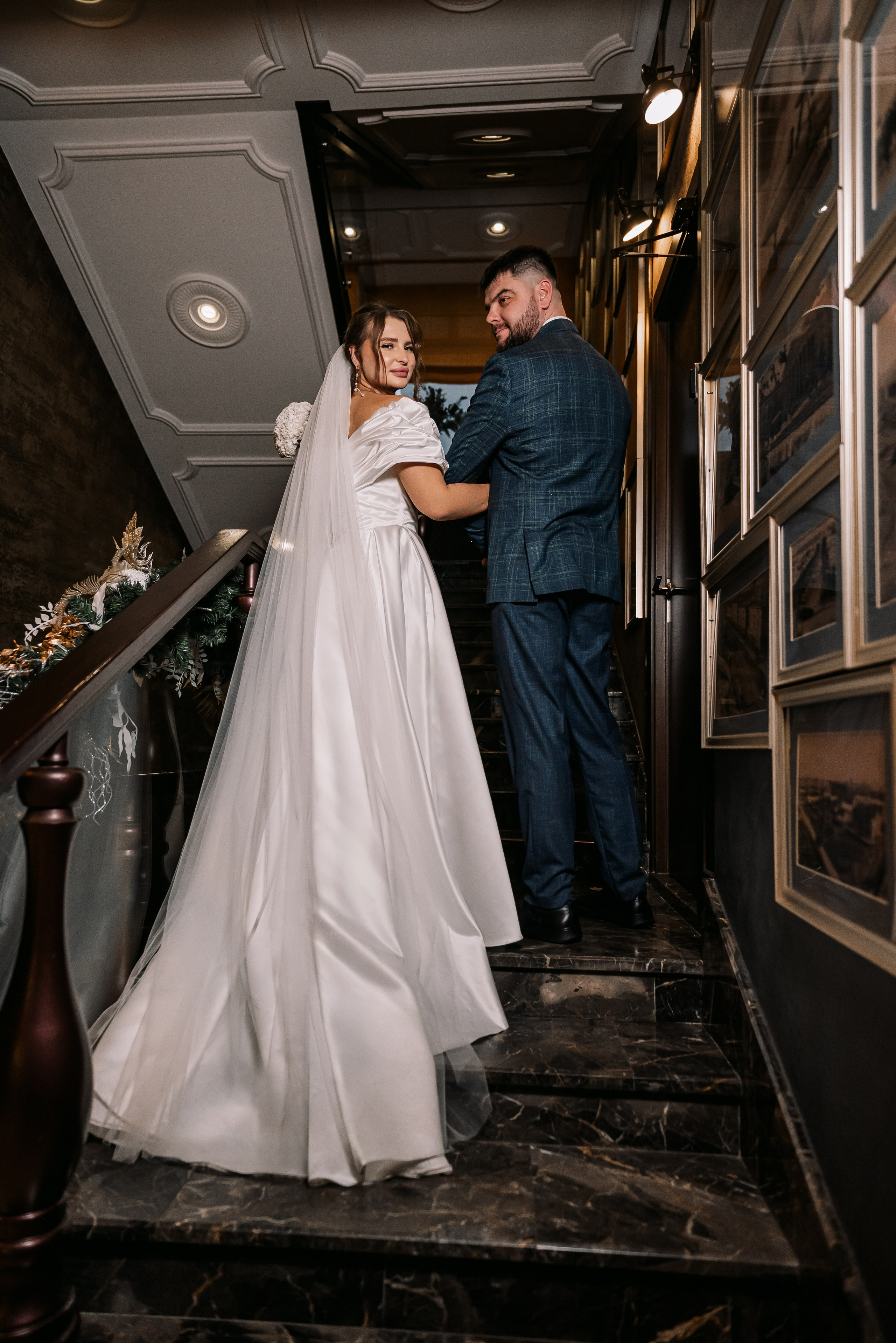 Свадебная фотосессия в отеле Томь г. Кемерово