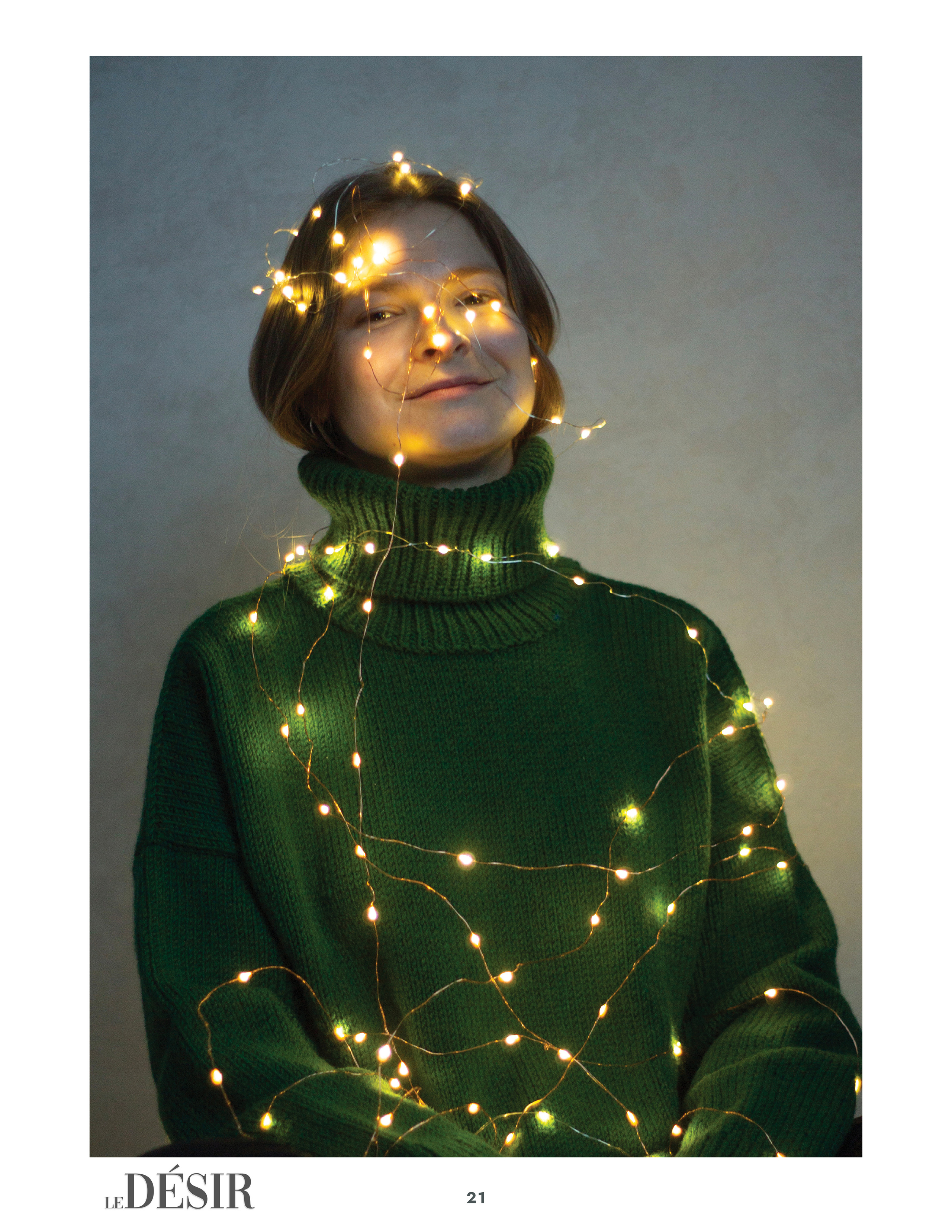 Настя в лампочках