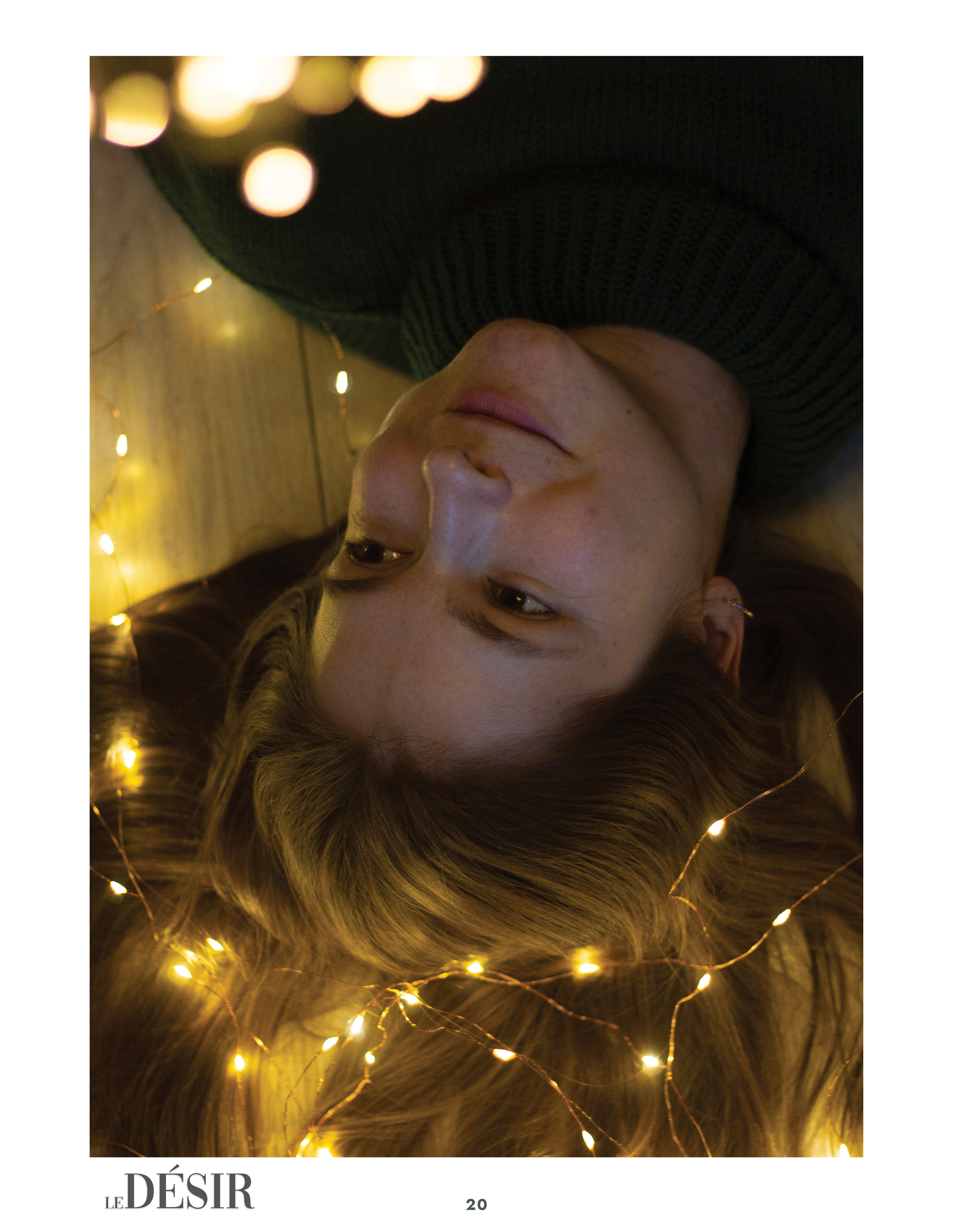 Настя в лампочках