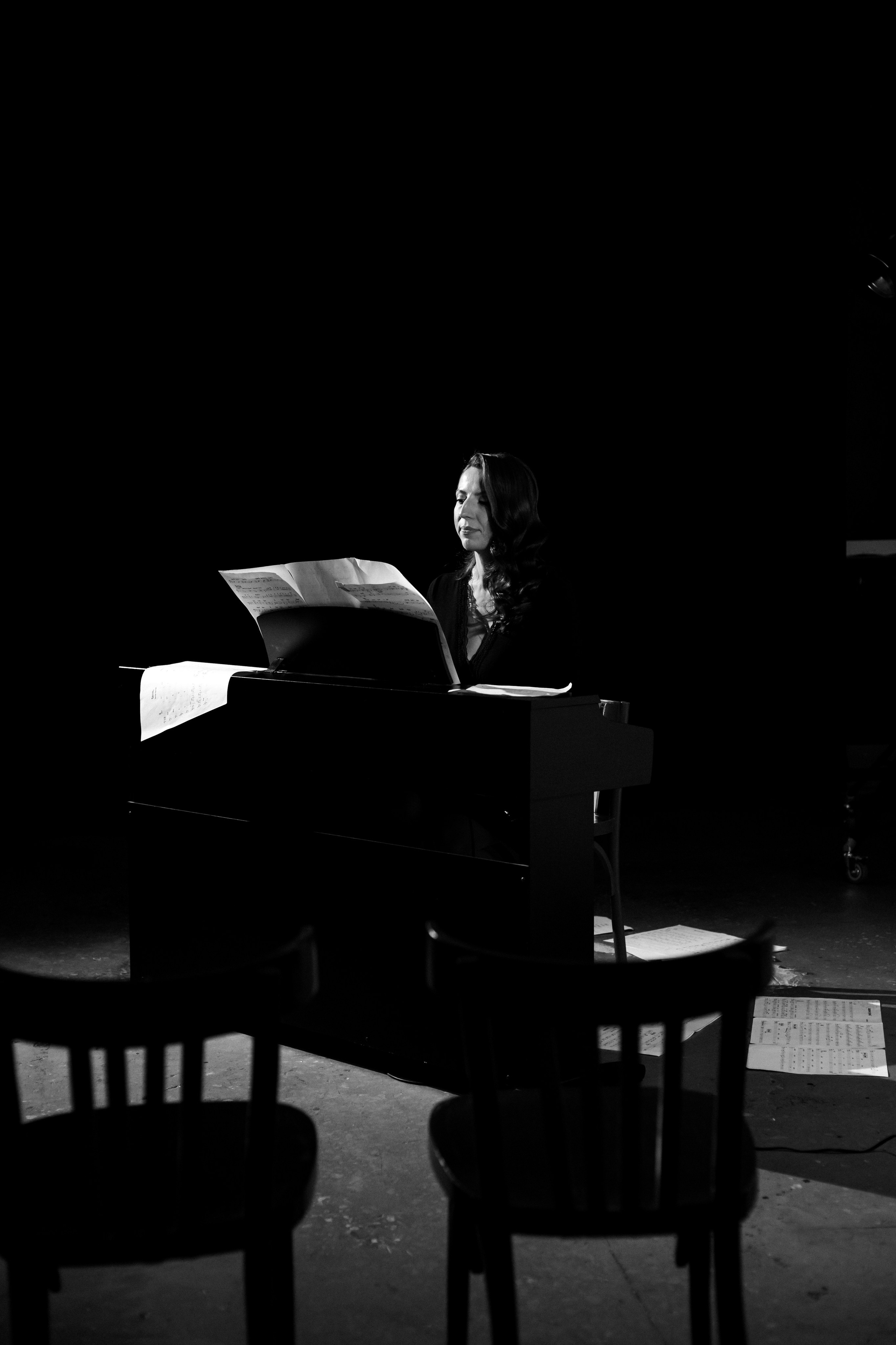 Композитор Юлия Перминова. Фотосъемка. Фотограф в Тюмени Даша Михнова. Портреты, фотопроекты, фотодни