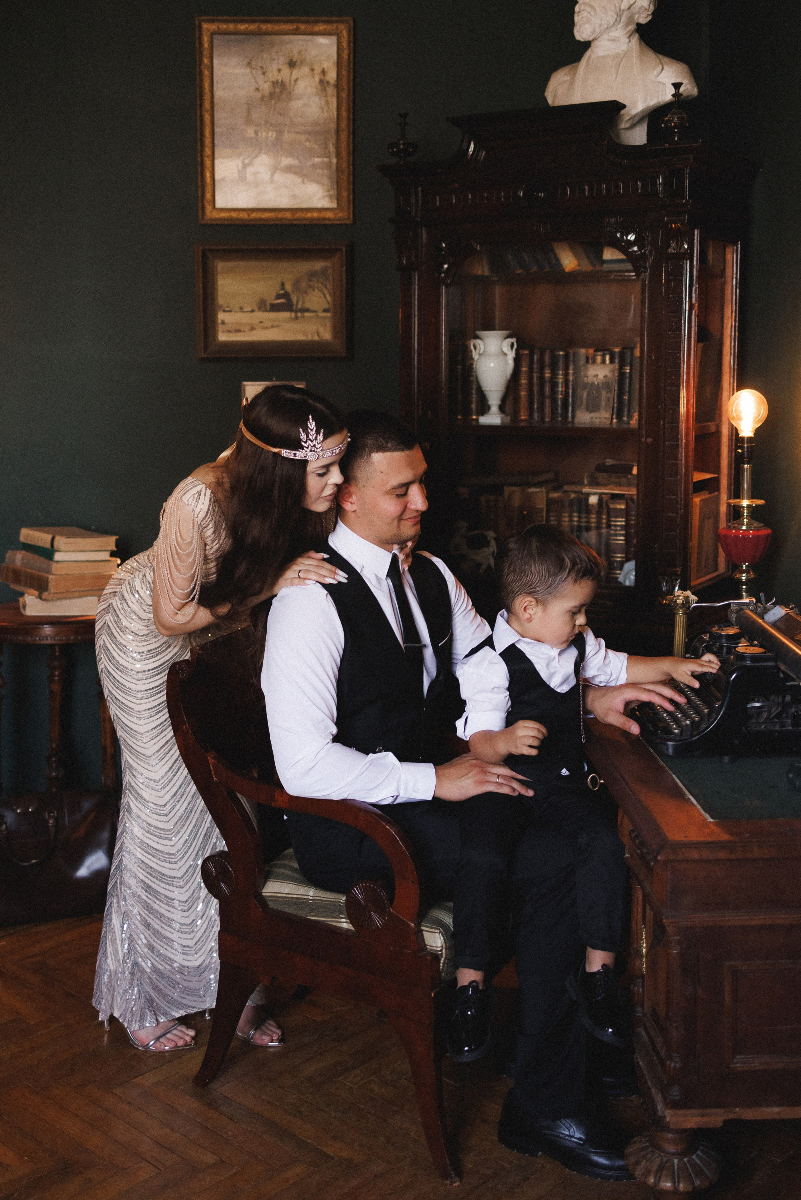 Семейная фотосессия в ретро стиле, фотостудия «Ретроград», город Краснодар. Семейный и детский фотограф в Краснодаре Анна Трашкова