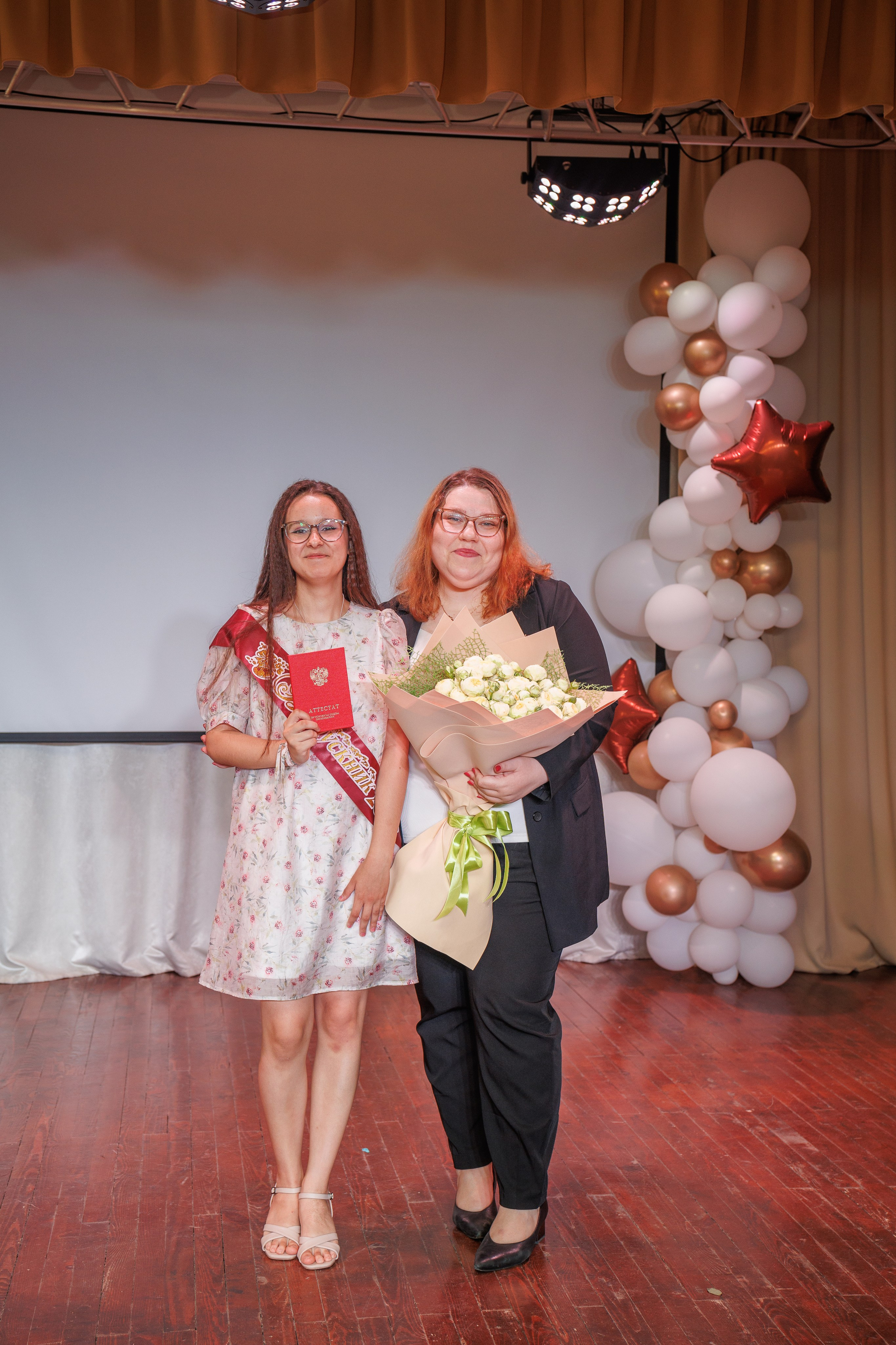 Вручение аттестатов. Свадебный и семейный фотограф в Новосибирске Ирина Дорошкова