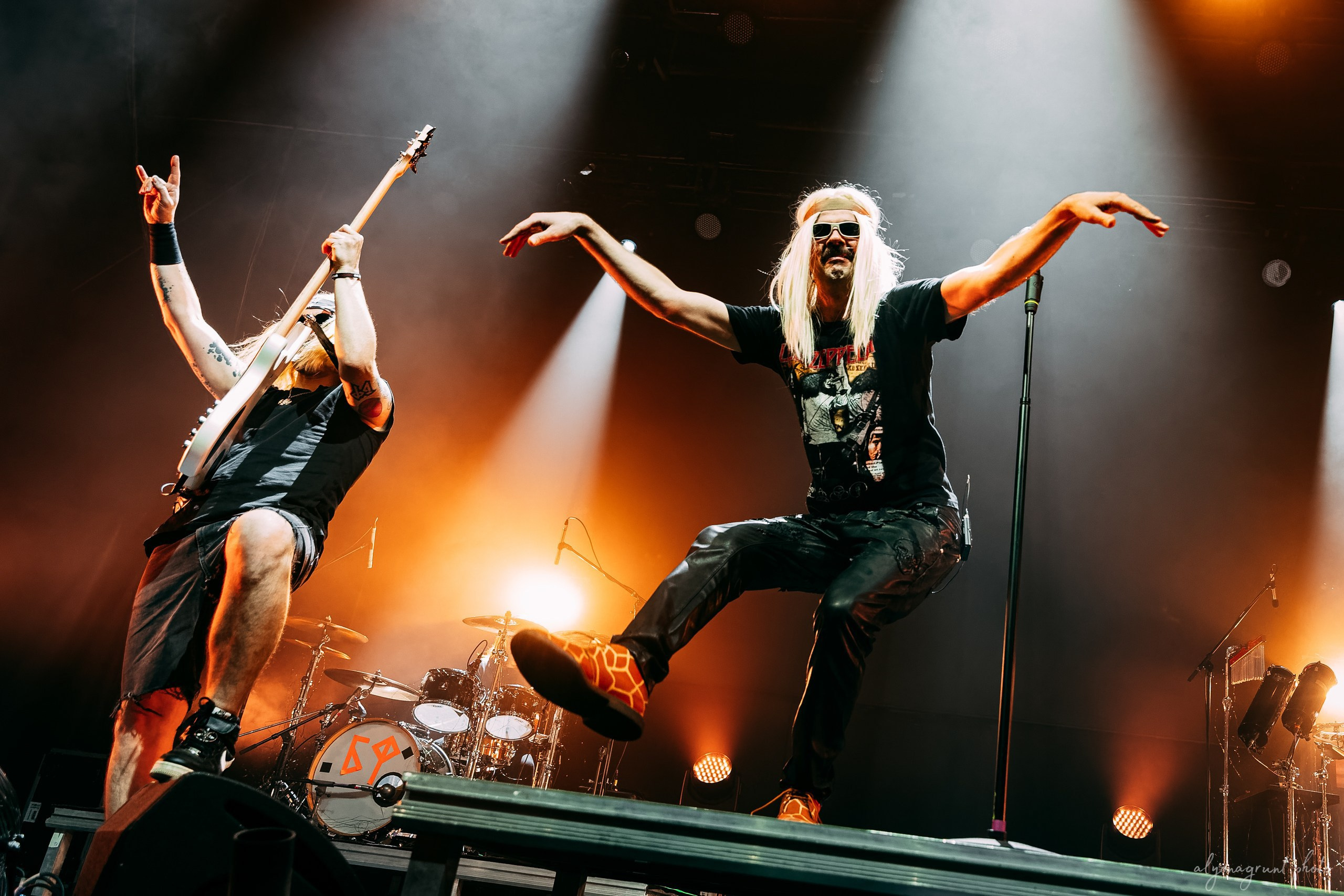 Багровый Фантомас, фоторепортаж, СПб, BASE, 14.12.2025. Алена Адрианова: фотограф в Санкт-Петербурге