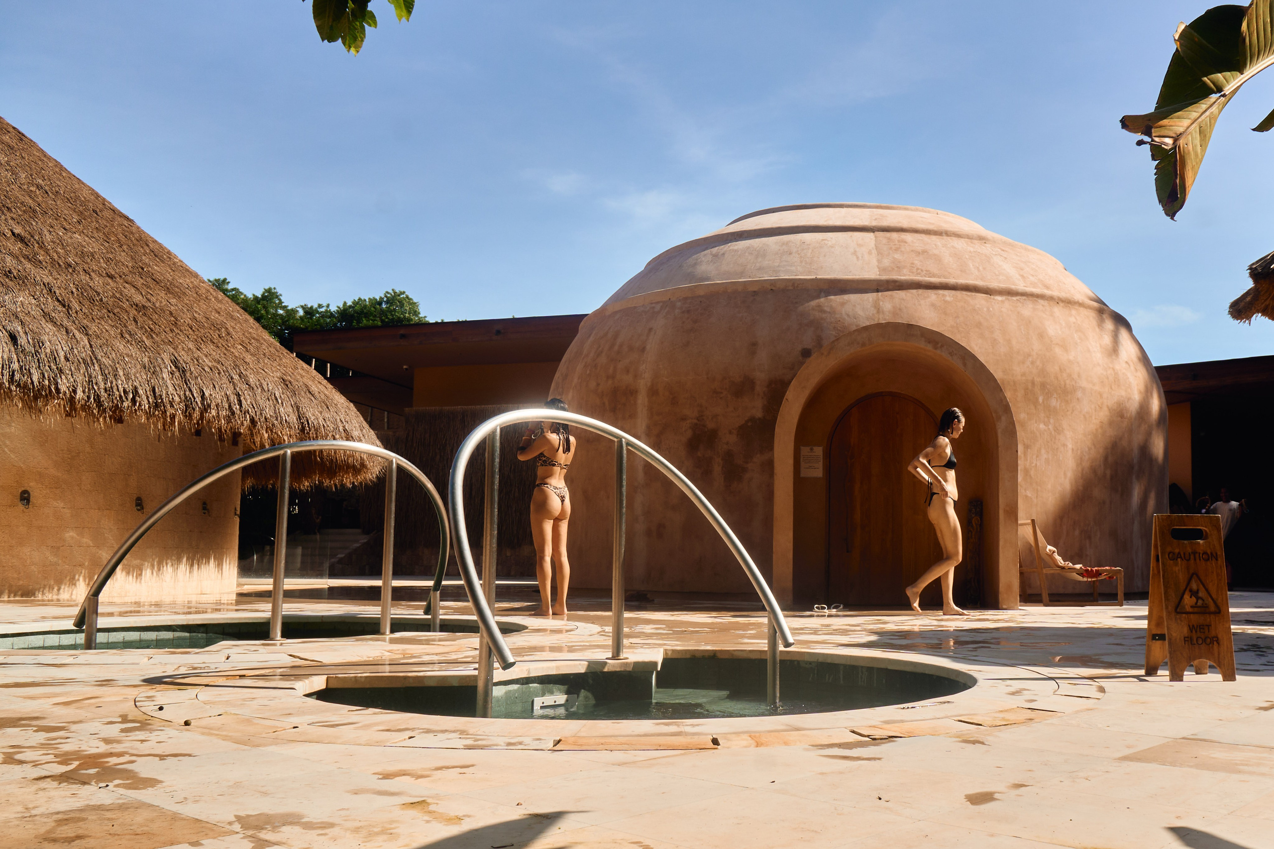 NuanuResort. See the moment and catche. commercial and reportage