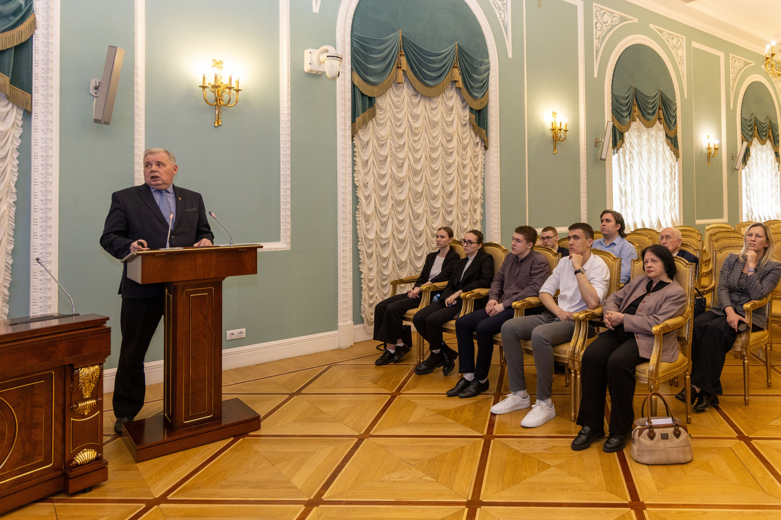 Кружок молодого дипломата. Портретный и семейный фотограф Санкт-Петербург