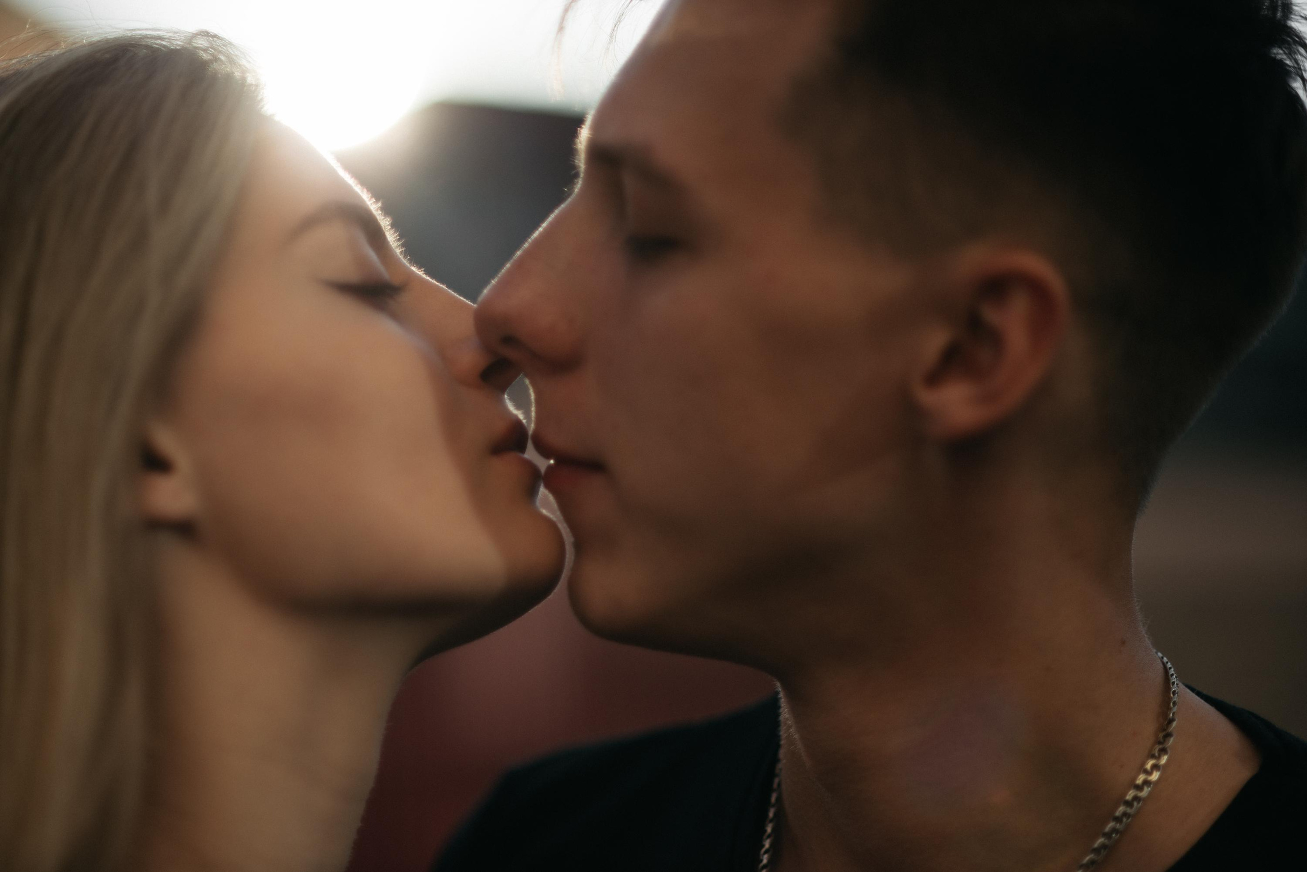 За Удмуртской Национальной Библиотекой. Свадебный фотограф Ижевск Петр Шишков