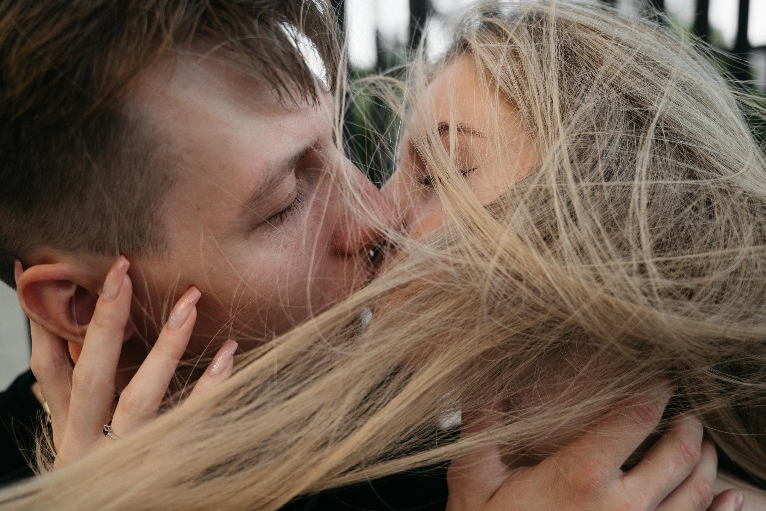 За Удмуртской Национальной Библиотекой. Свадебный фотограф Ижевск Петр Шишков
