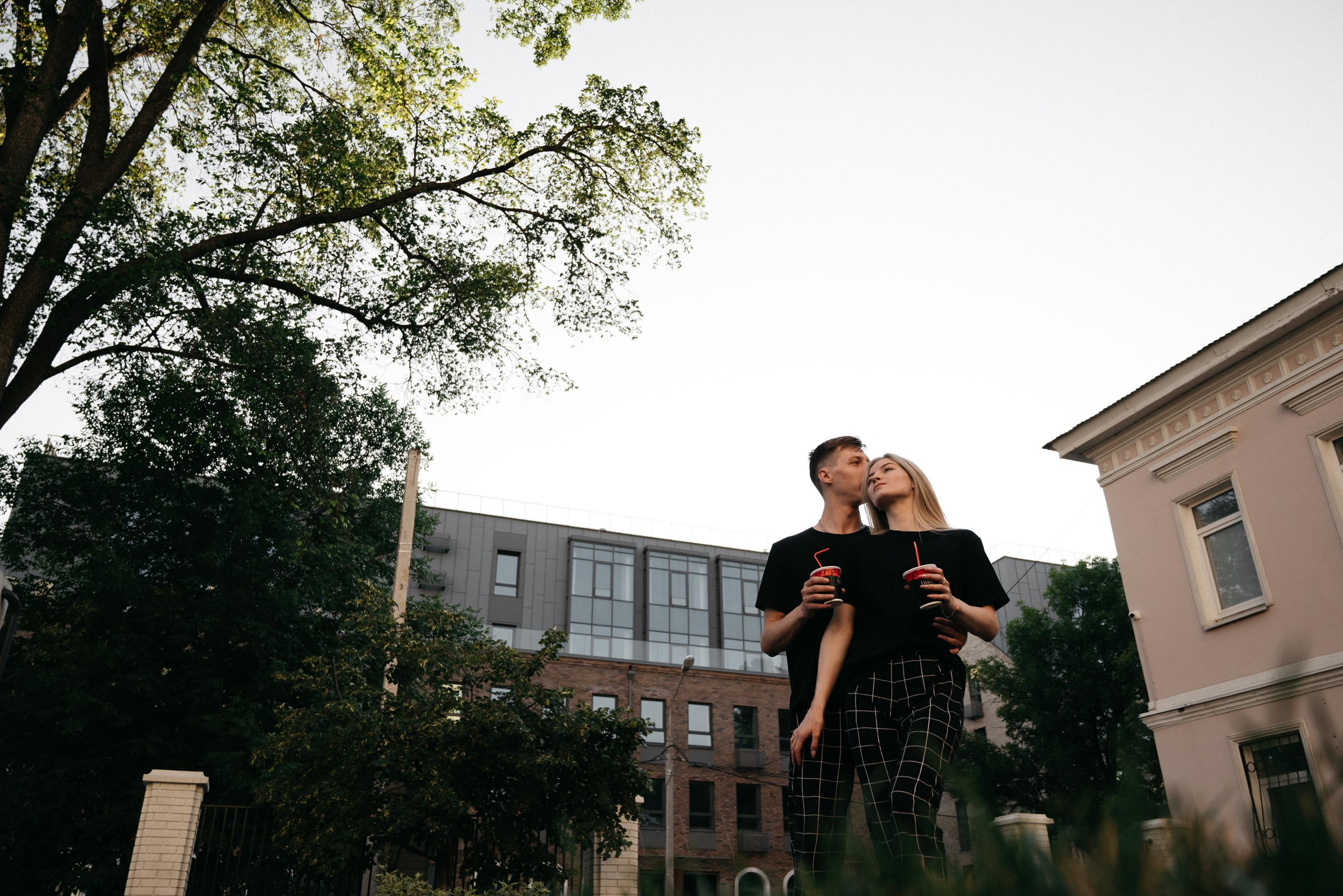 За Удмуртской Национальной Библиотекой. Свадебный фотограф Ижевск Петр Шишков