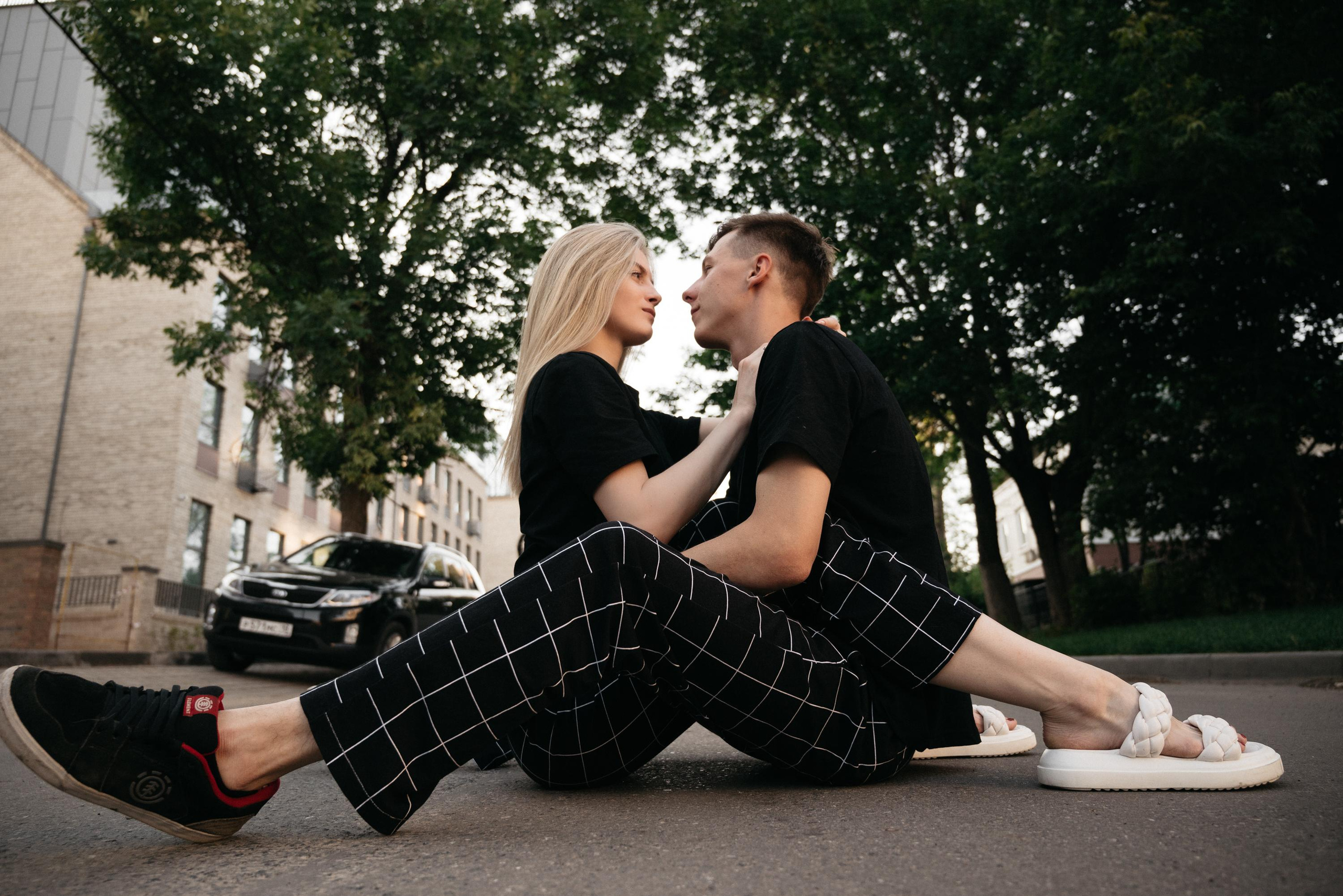 За Удмуртской Национальной Библиотекой. Свадебный фотограф Ижевск Петр Шишков