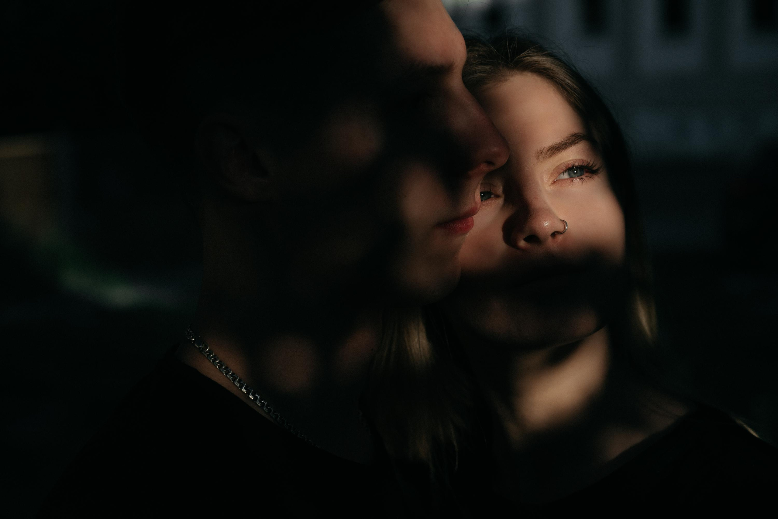 За Удмуртской Национальной Библиотекой. Свадебный фотограф Ижевск Петр Шишков