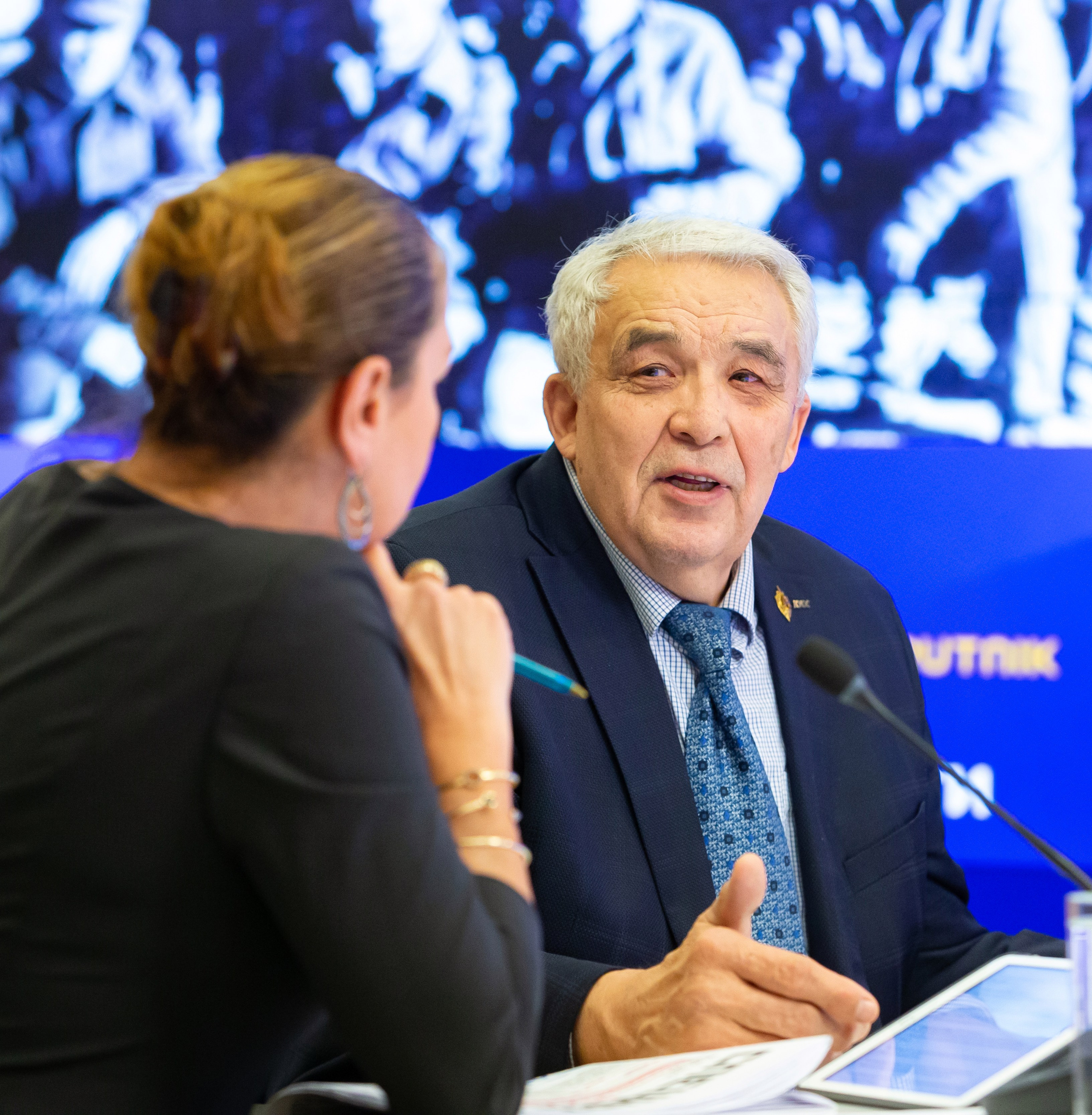 РИА НОВОСТИ. Газета «Спецназ России». Пресс-конференция к 45-летию ввода советских войск в Афганистан. Фотостудия в Москве LUXARTPHOTO