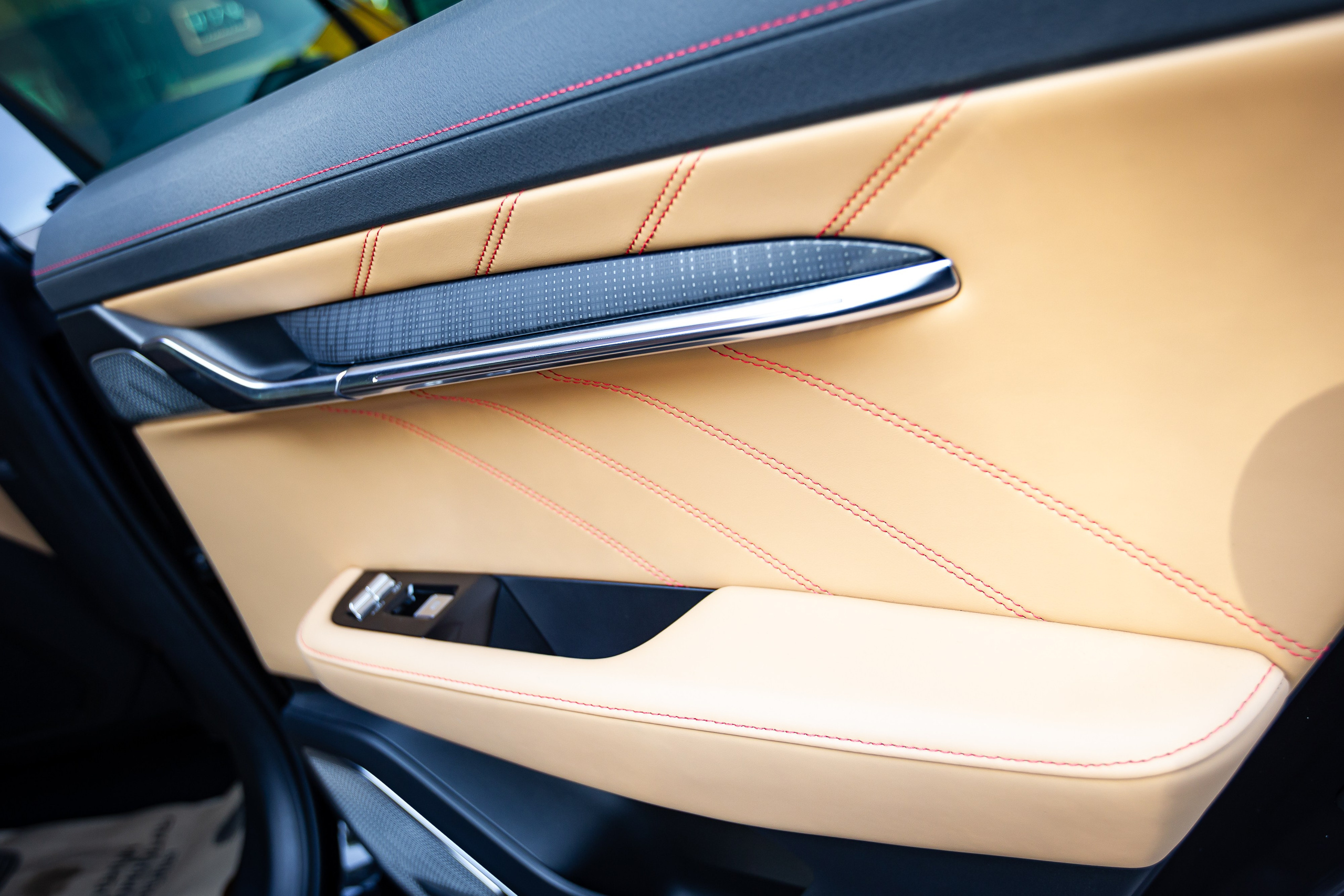 Профессиональная фотосъемка автомобилей в Москве и Московской области. Фотостудия в Москве LUXARTPHOTO