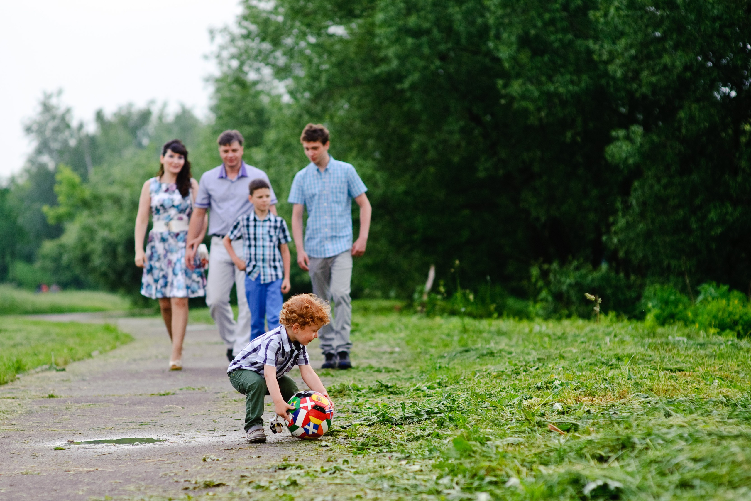 Лада, Дмитрий и 3 сына. Прогулка, Москва. Семейный фотограф Анна Дубовская