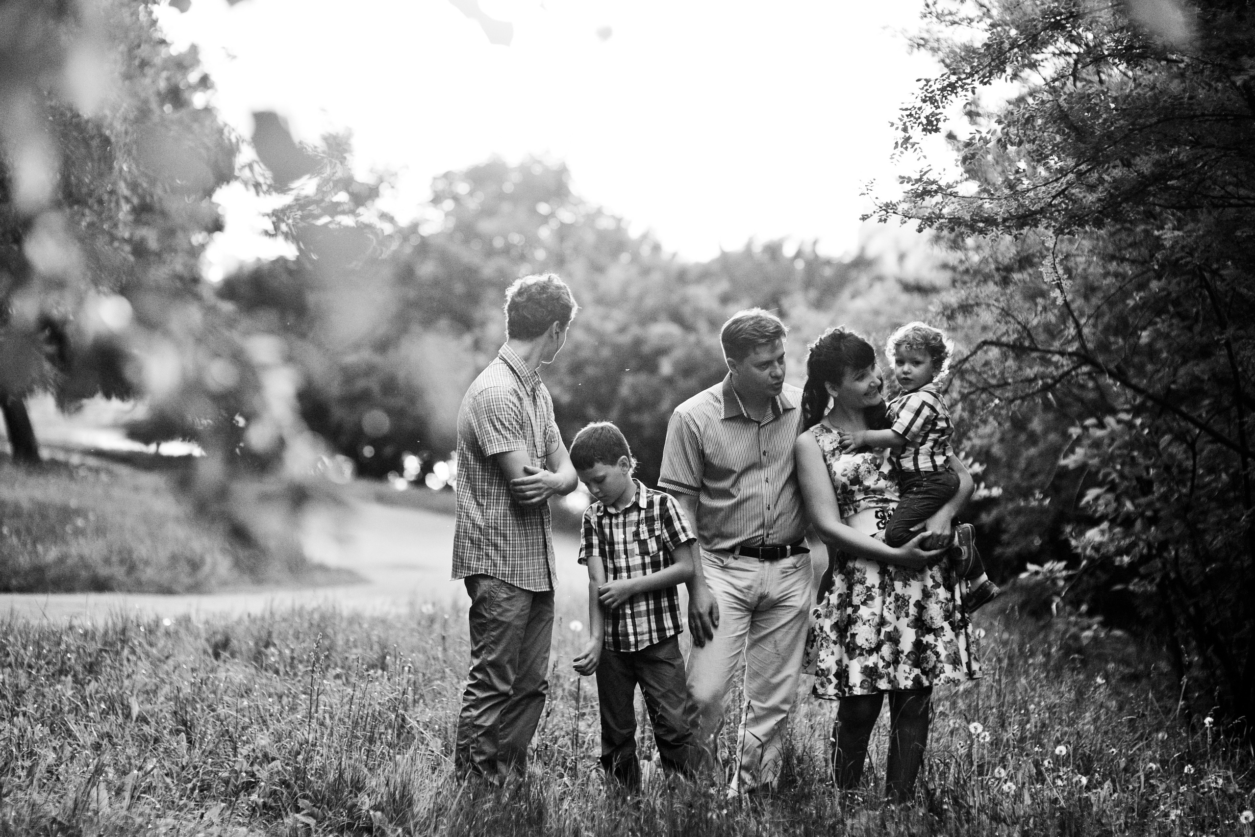 Лада, Дмитрий и 3 сына. Прогулка, Москва. Семейный фотограф Анна Дубовская