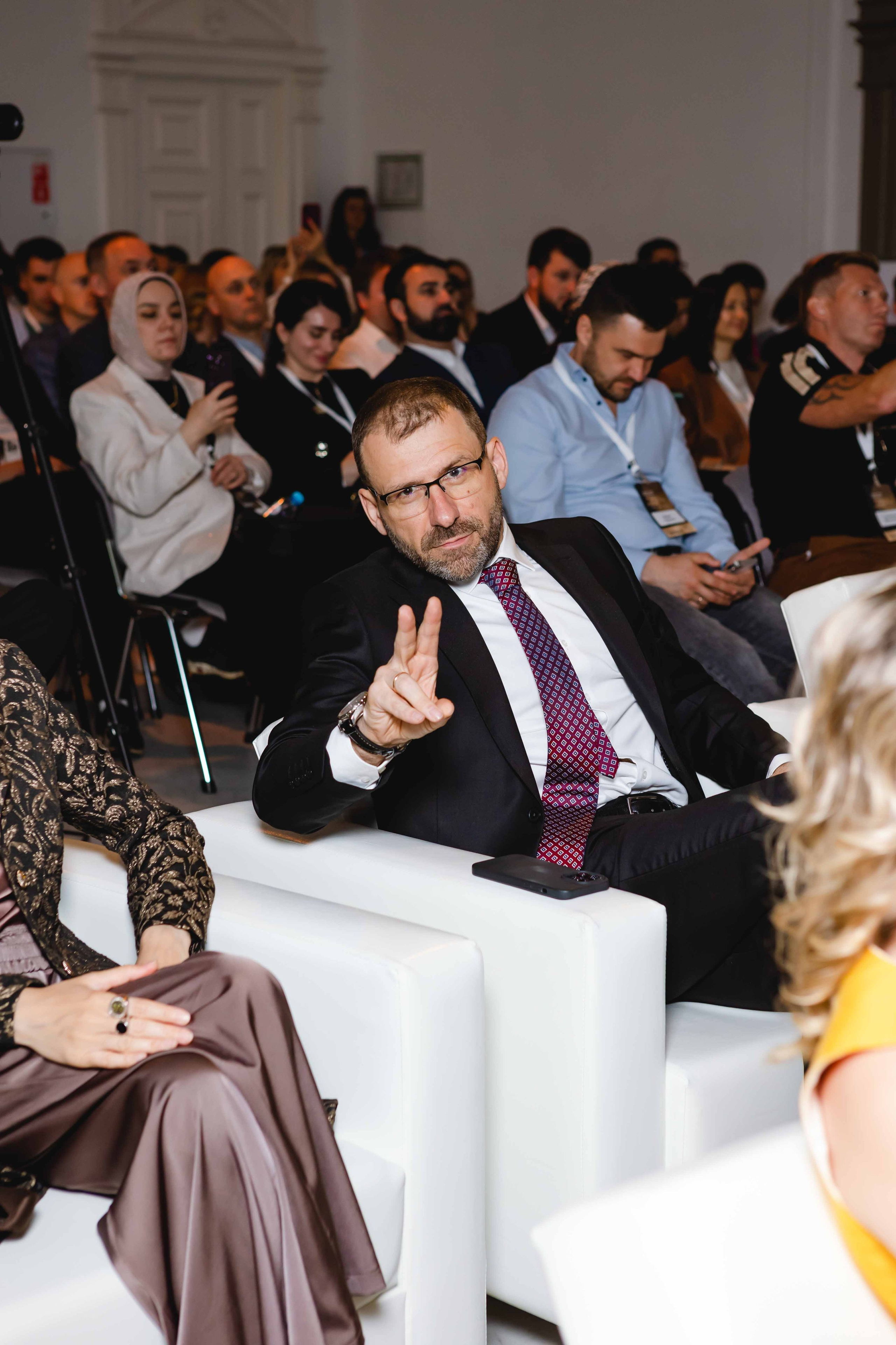 Ивенты и Конференции. Сайт с красивыми фотографиями и людьми